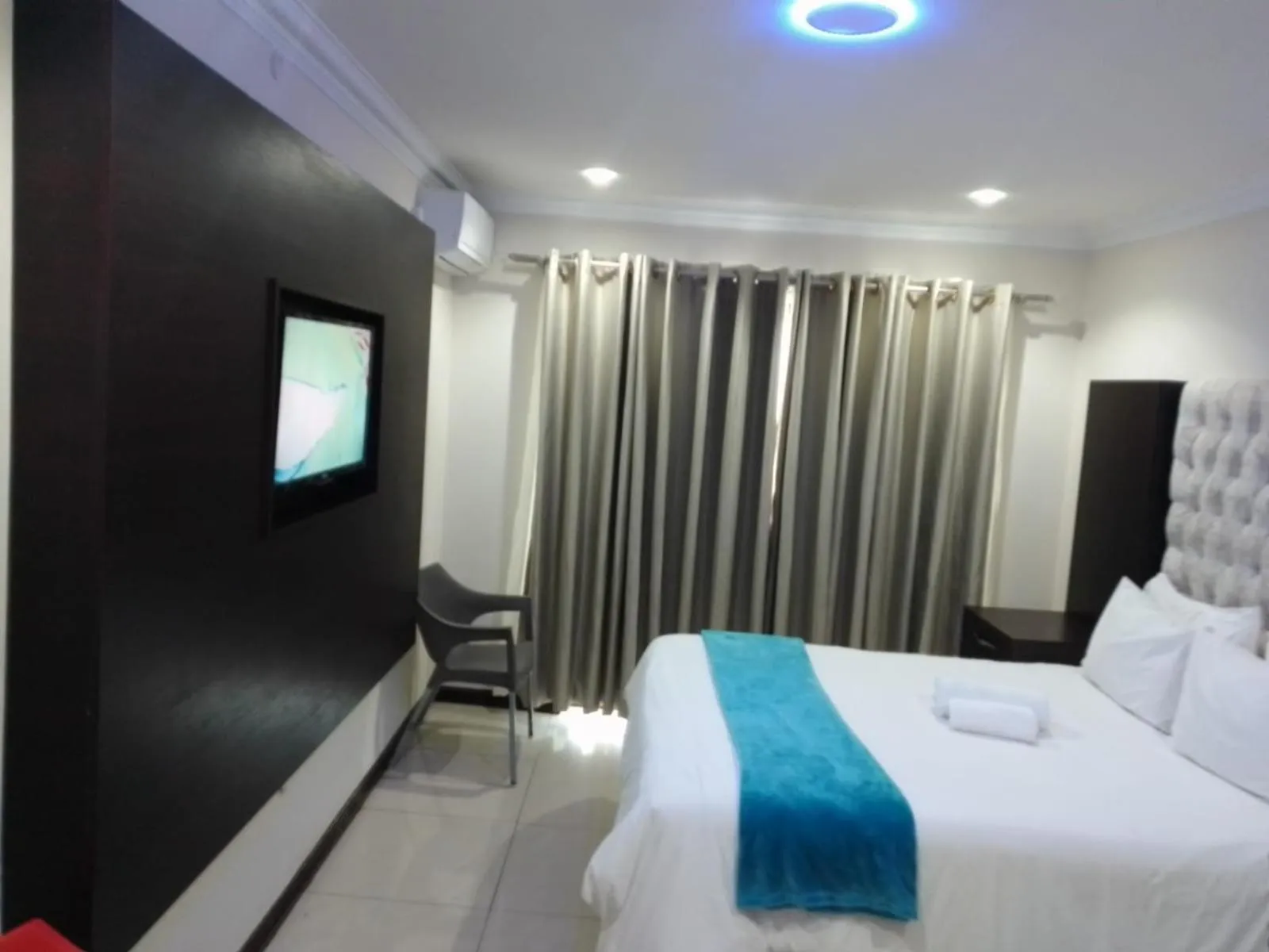 Bed in Angel Guest House