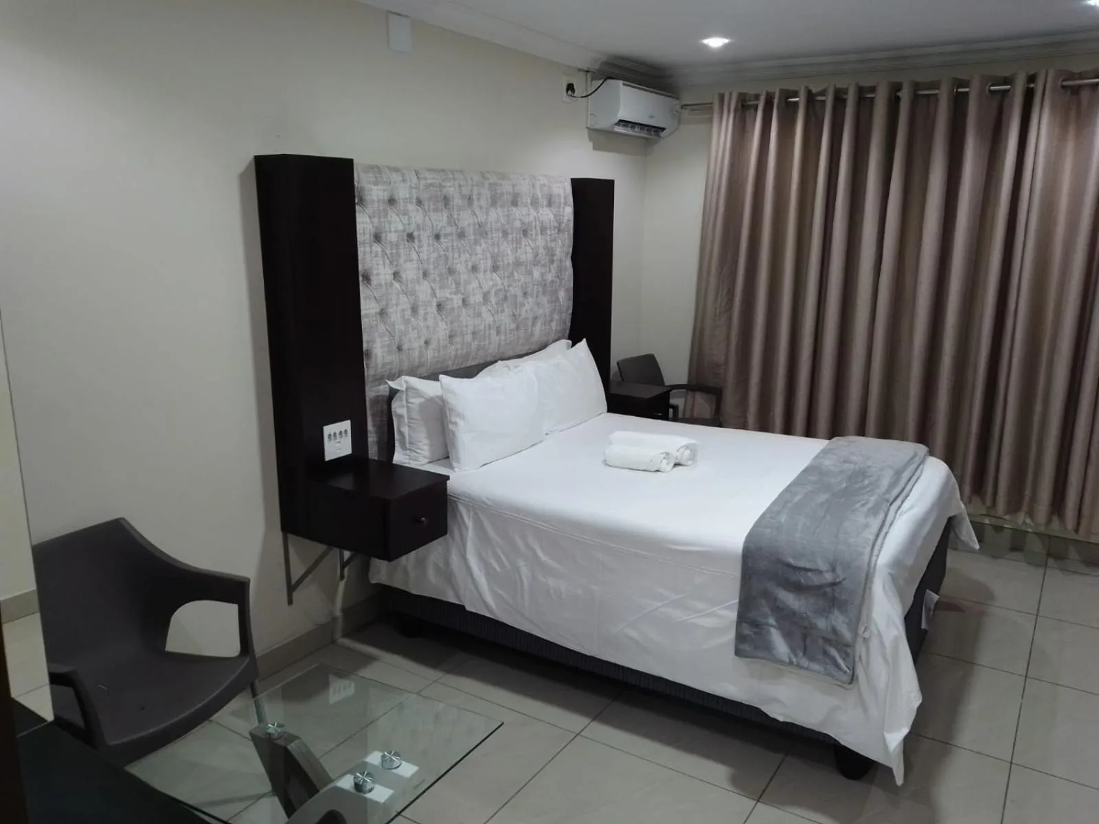 Bed in Angel Guest House