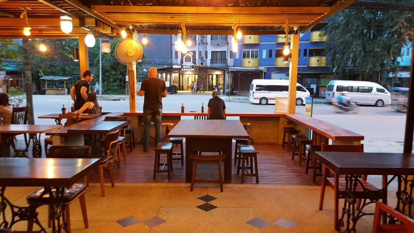 Restaurant/places to eat in Chatchada House
