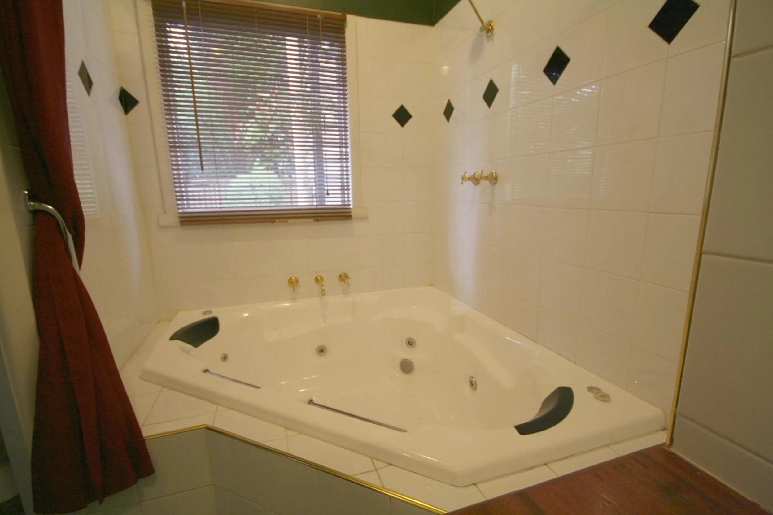 Bath in Tudor Cottages