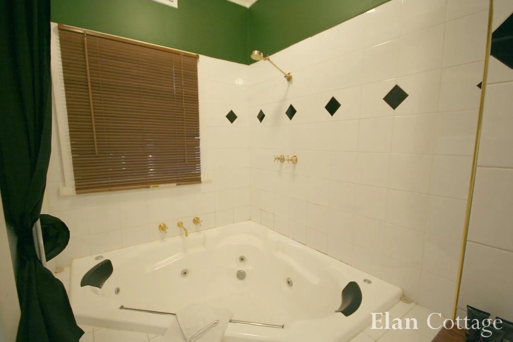 Bath in Tudor Cottages