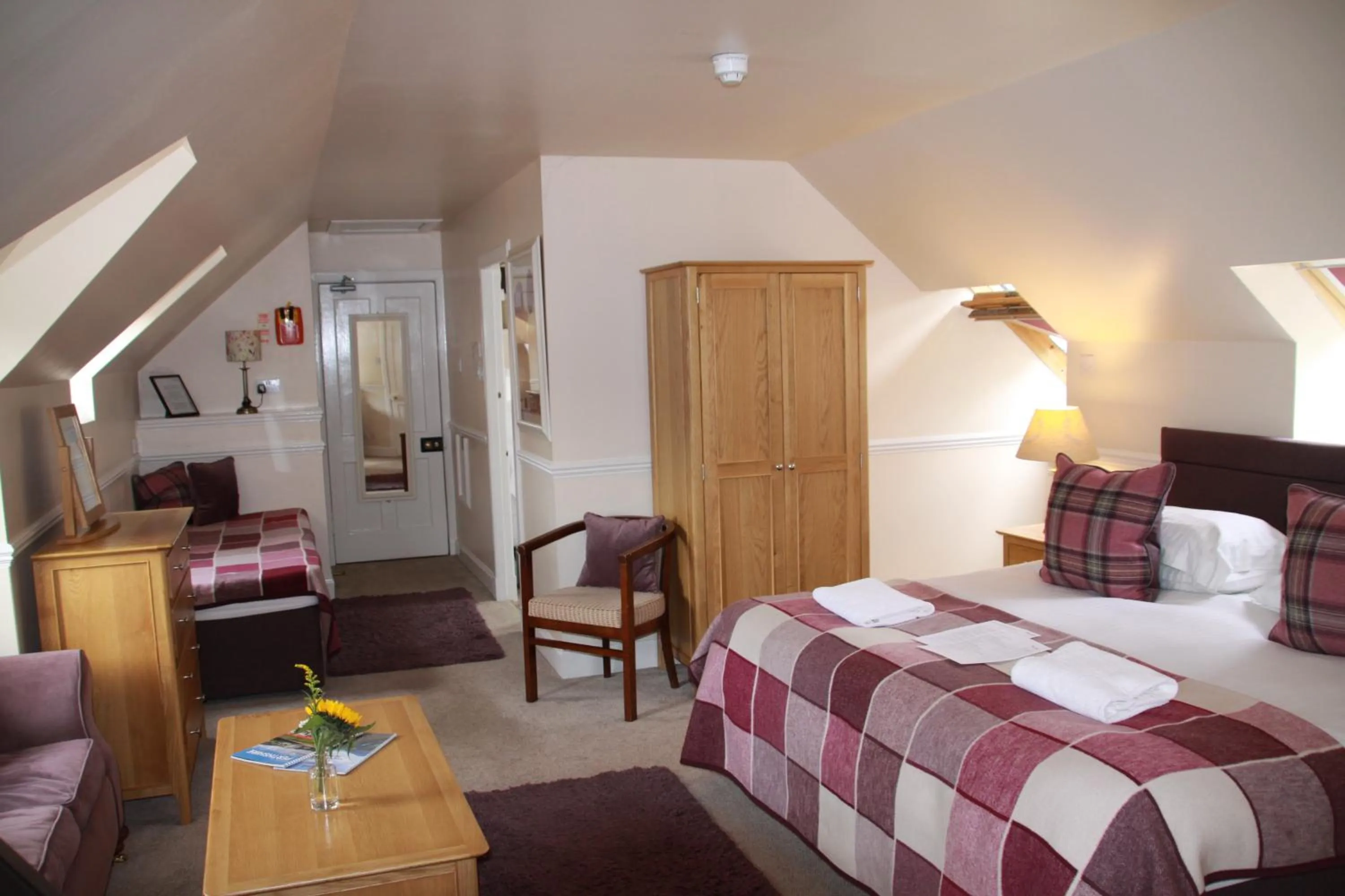 Bedroom, Bed in The Inn on the Tay