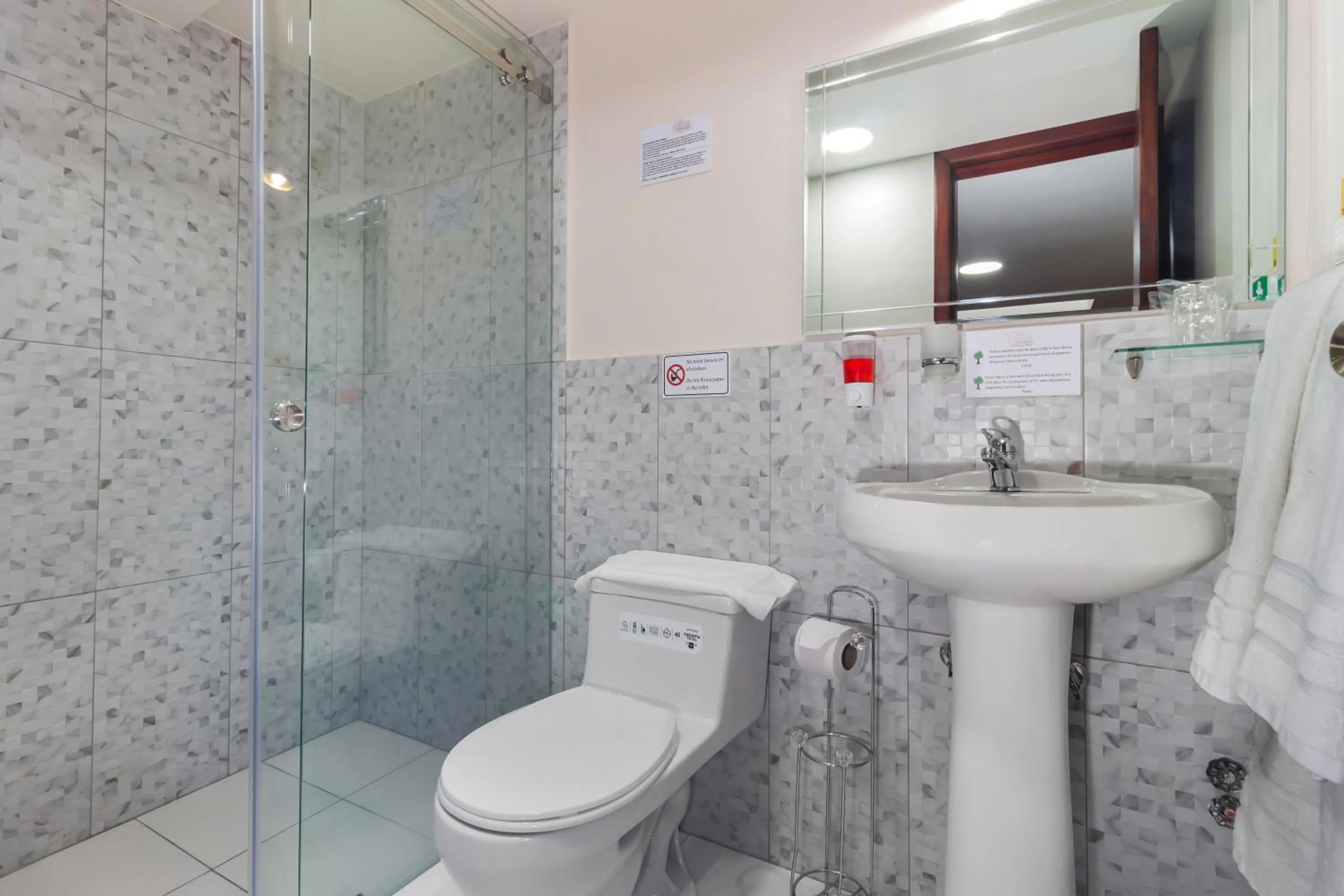 Bathroom in Hotel La Cartuja