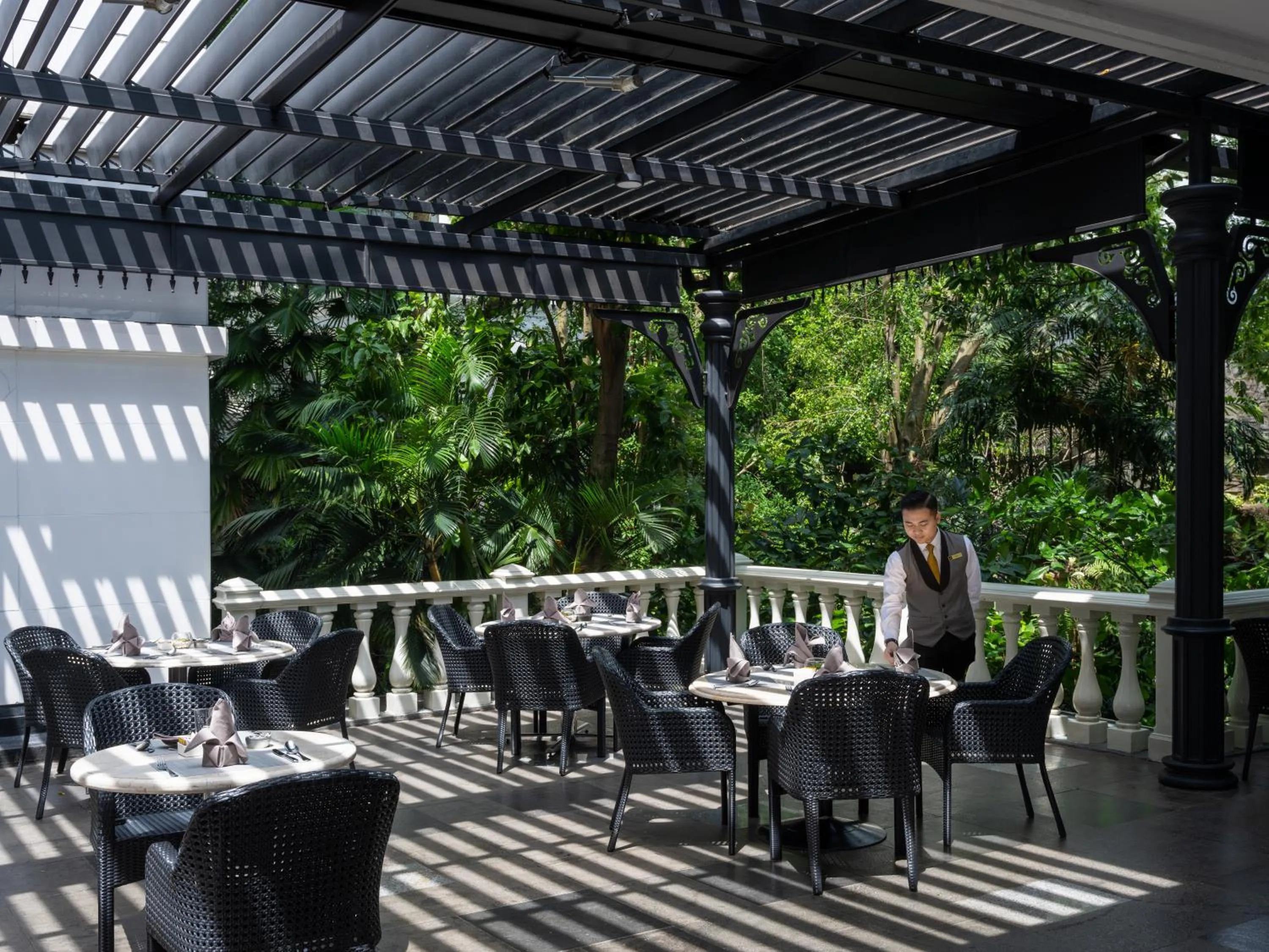 Restaurant/places to eat in The Papandayan