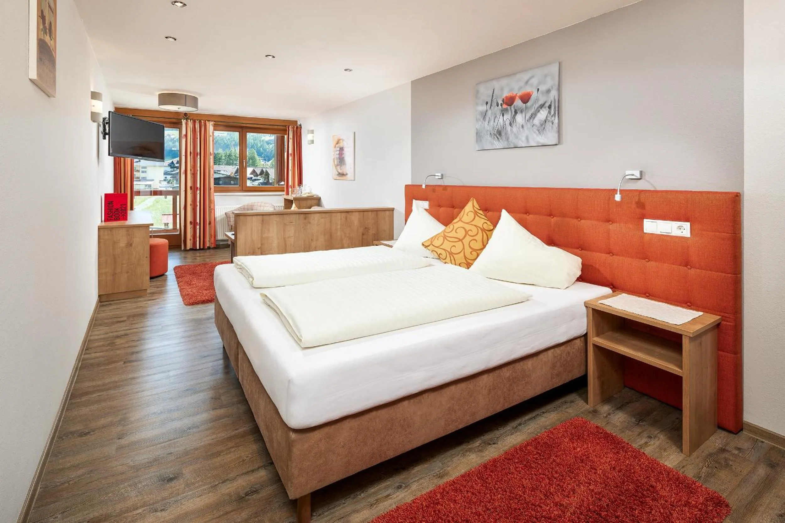 Photo of the whole room, Bed in Hotel Sunny Sölden