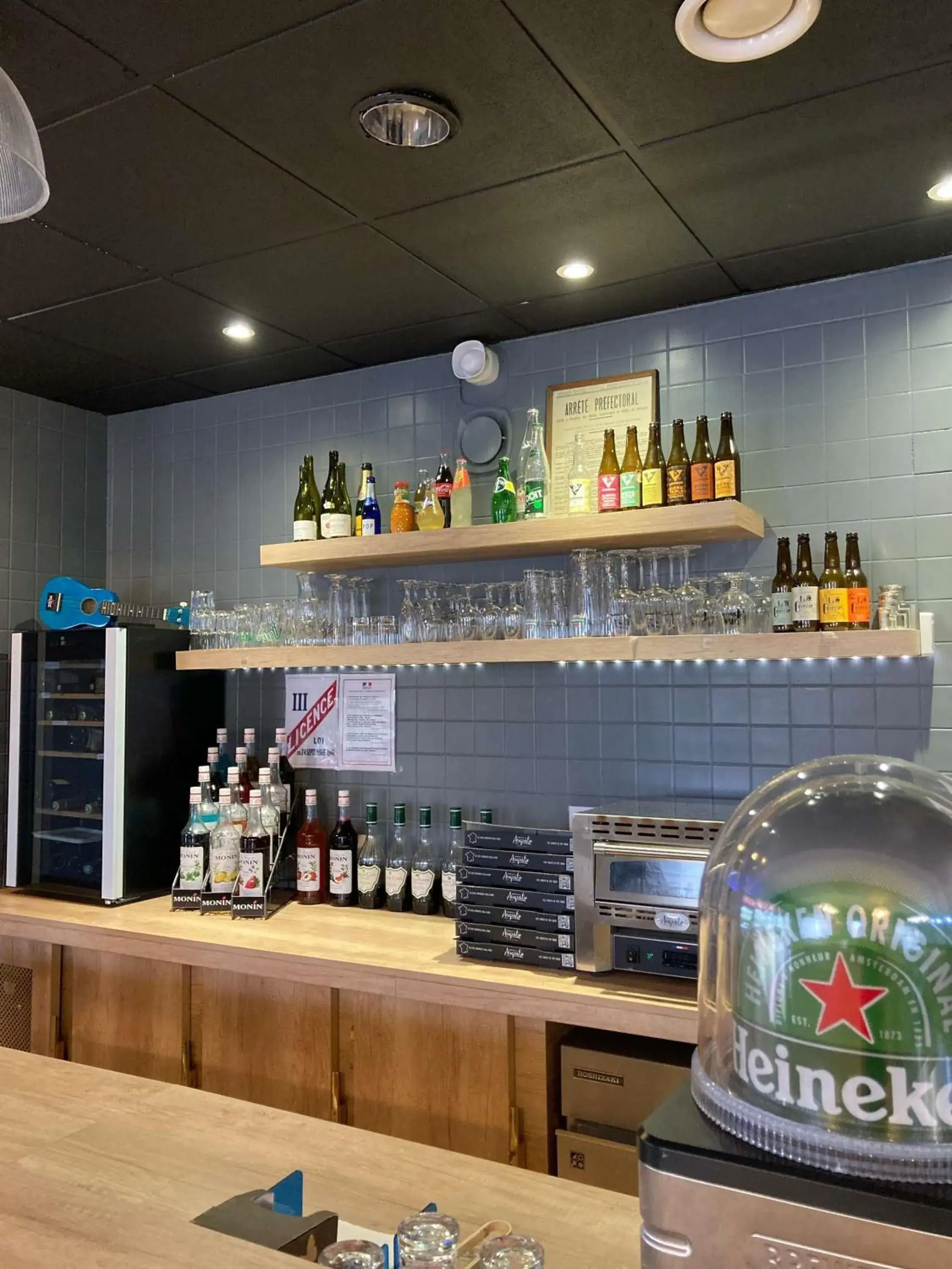 Lounge or bar in ibis Auxerre Sud Lounge or bar in ibis Auxerre Sud