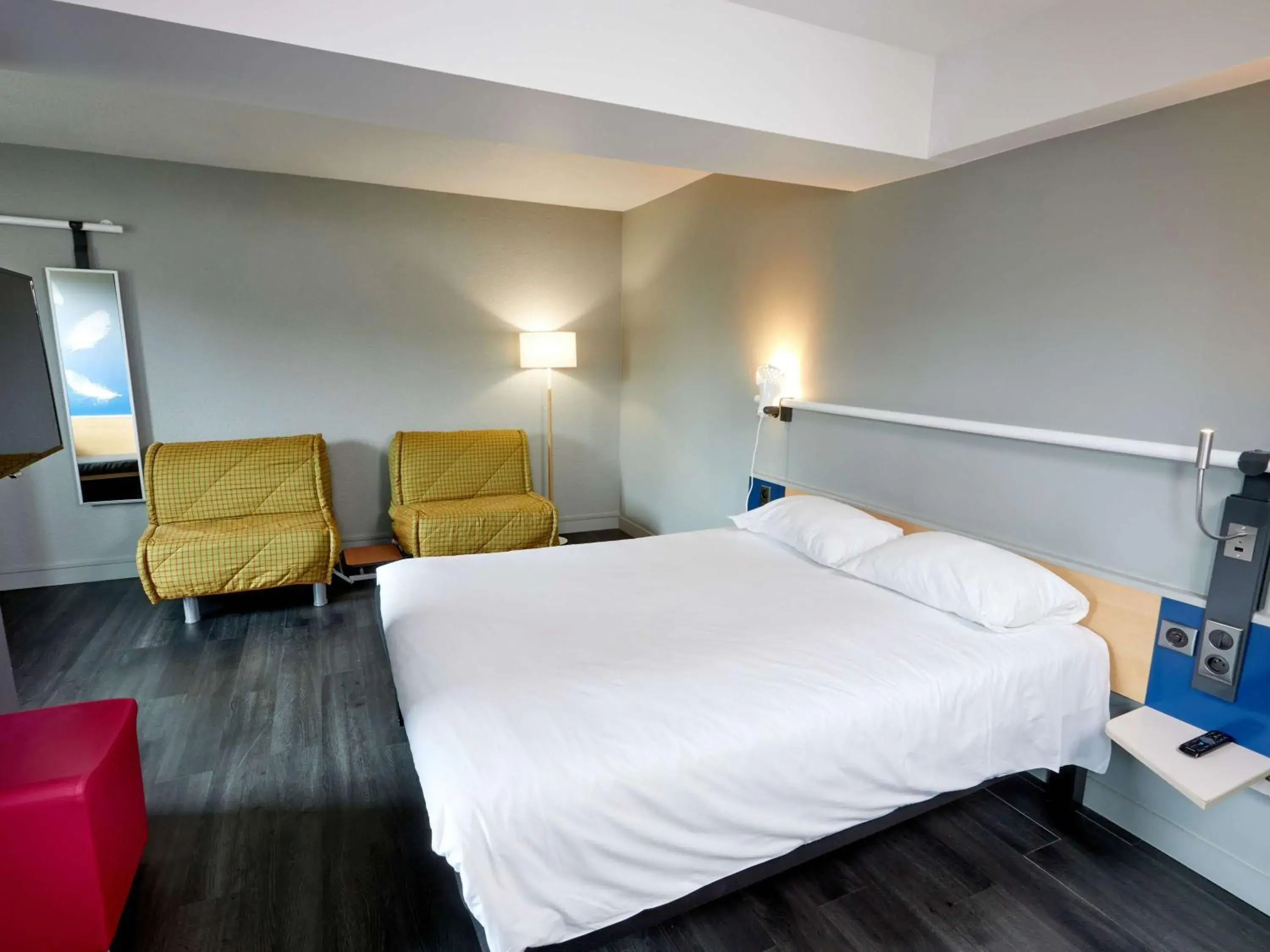 Bedroom, Bed in ibis Auxerre Sud Bedroom, Bed in ibis Auxerre Sud