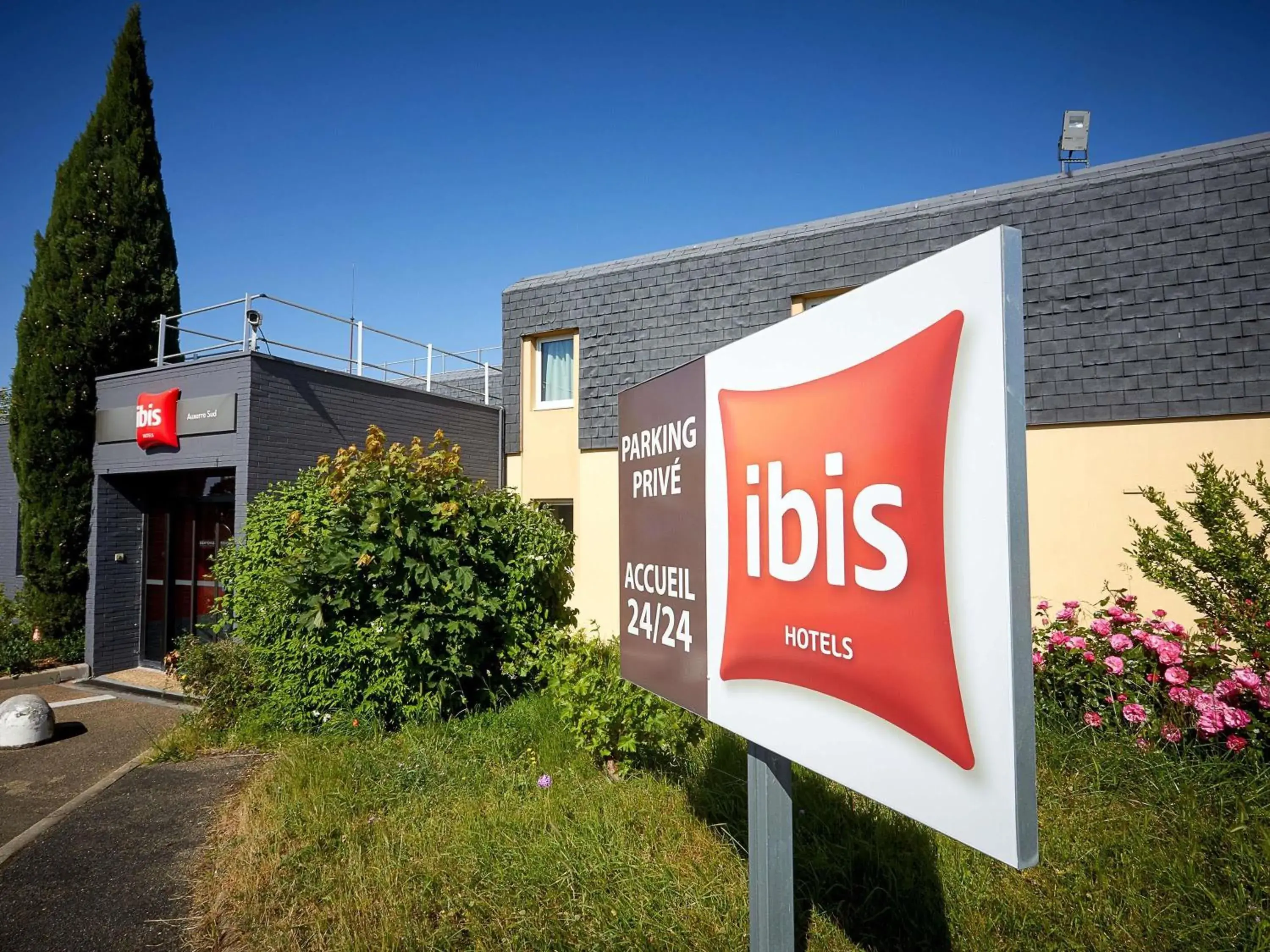Property building in ibis Auxerre Sud Property building in ibis Auxerre Sud