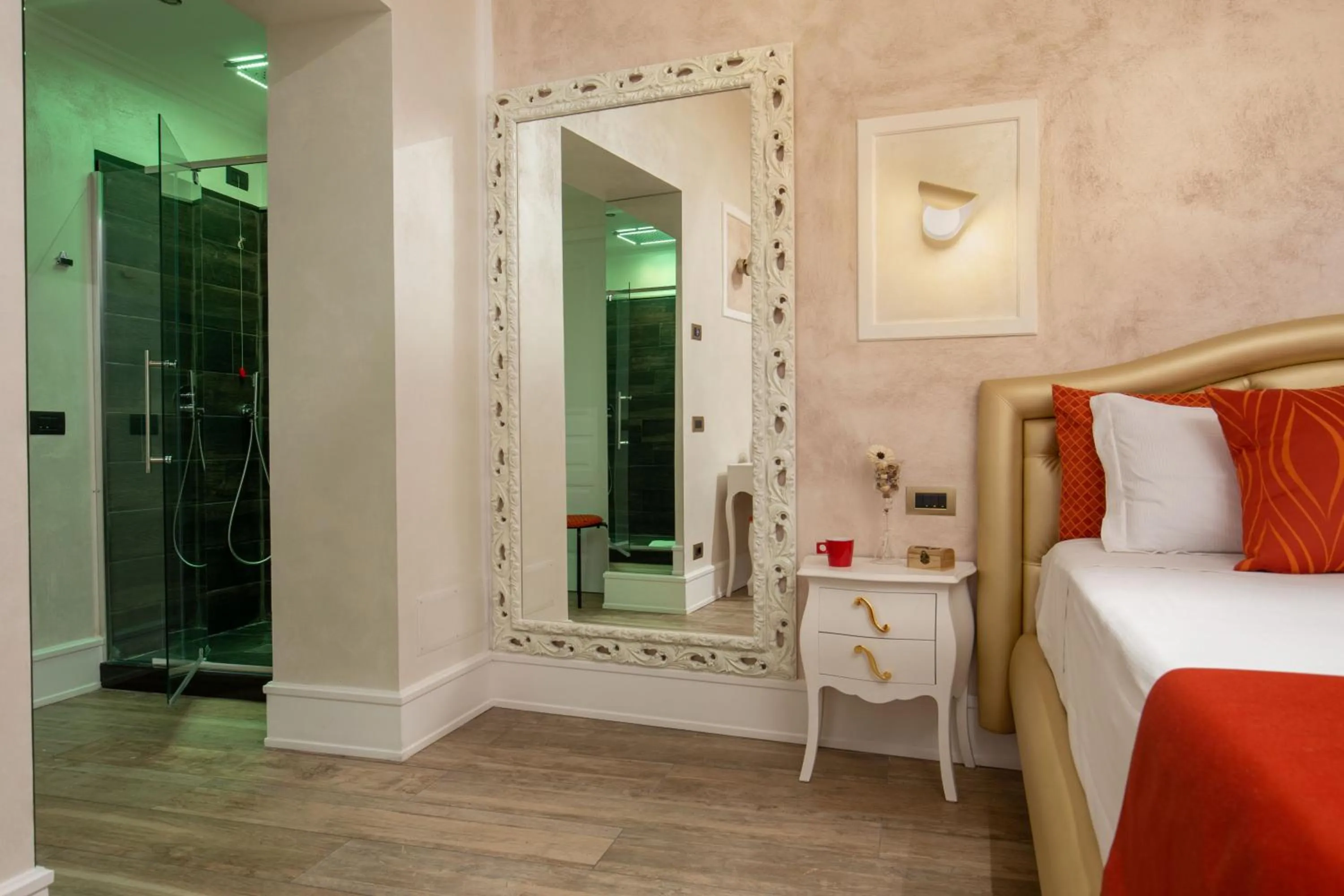 Shower, Bed in I Fiumi Di Navona