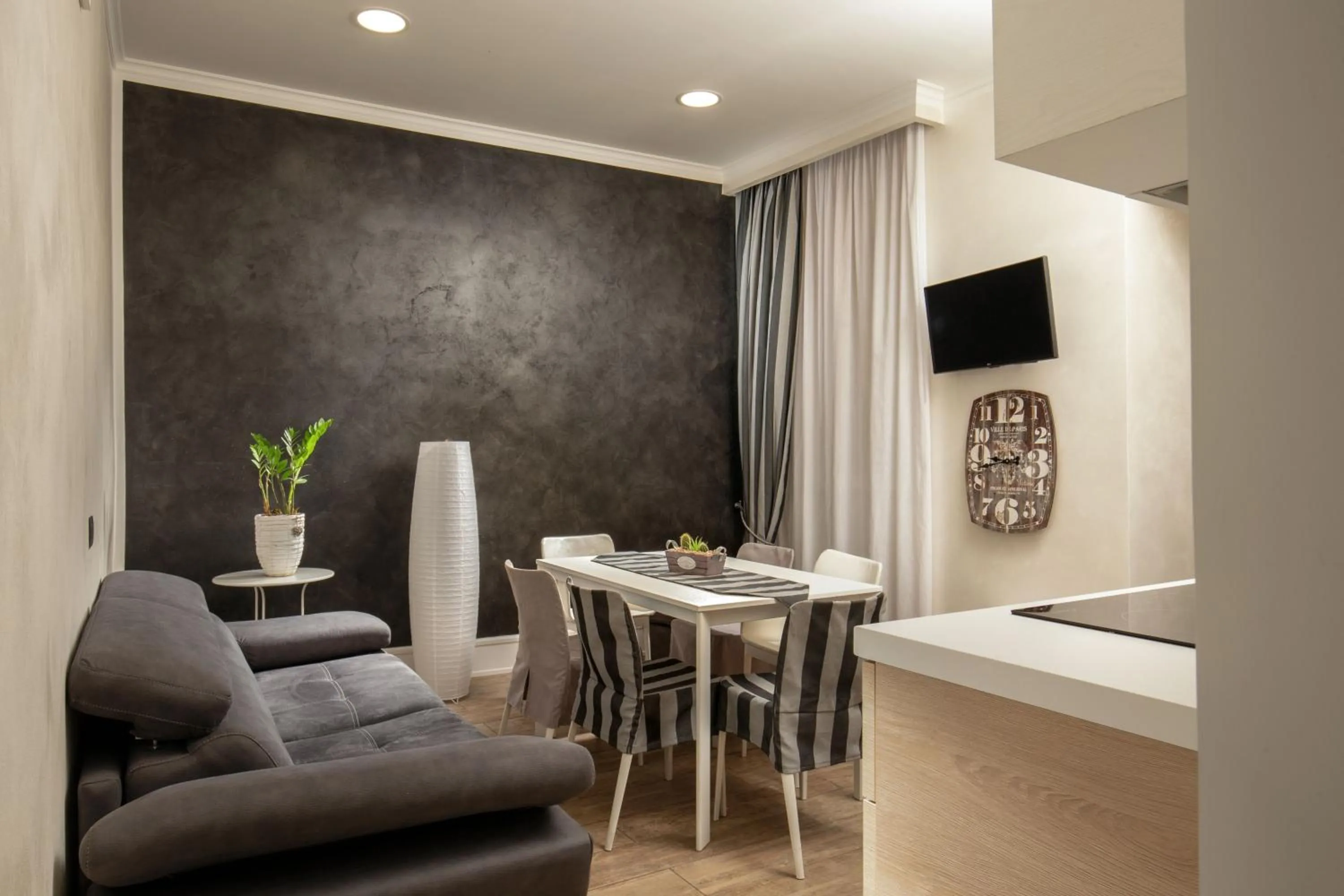 TV and multimedia in I Fiumi Di Navona