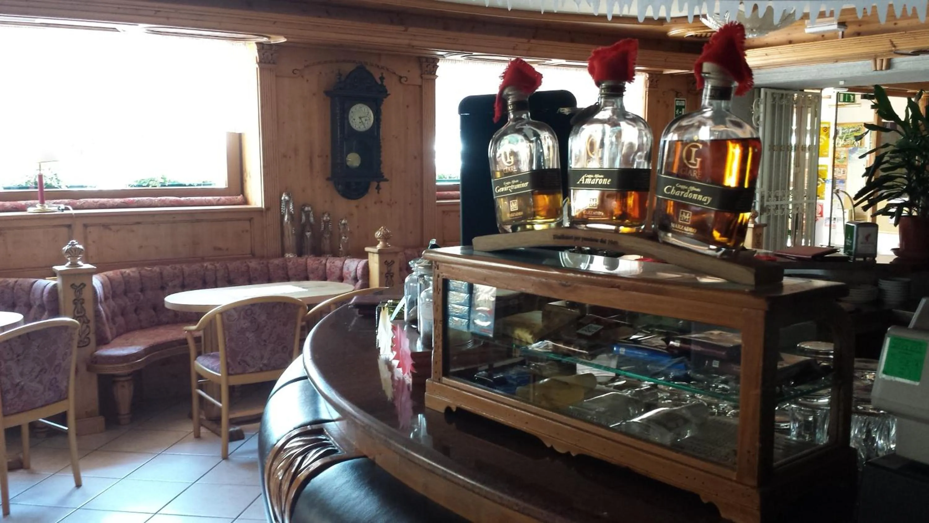 Lounge or bar in Alpen Hotel Vidi