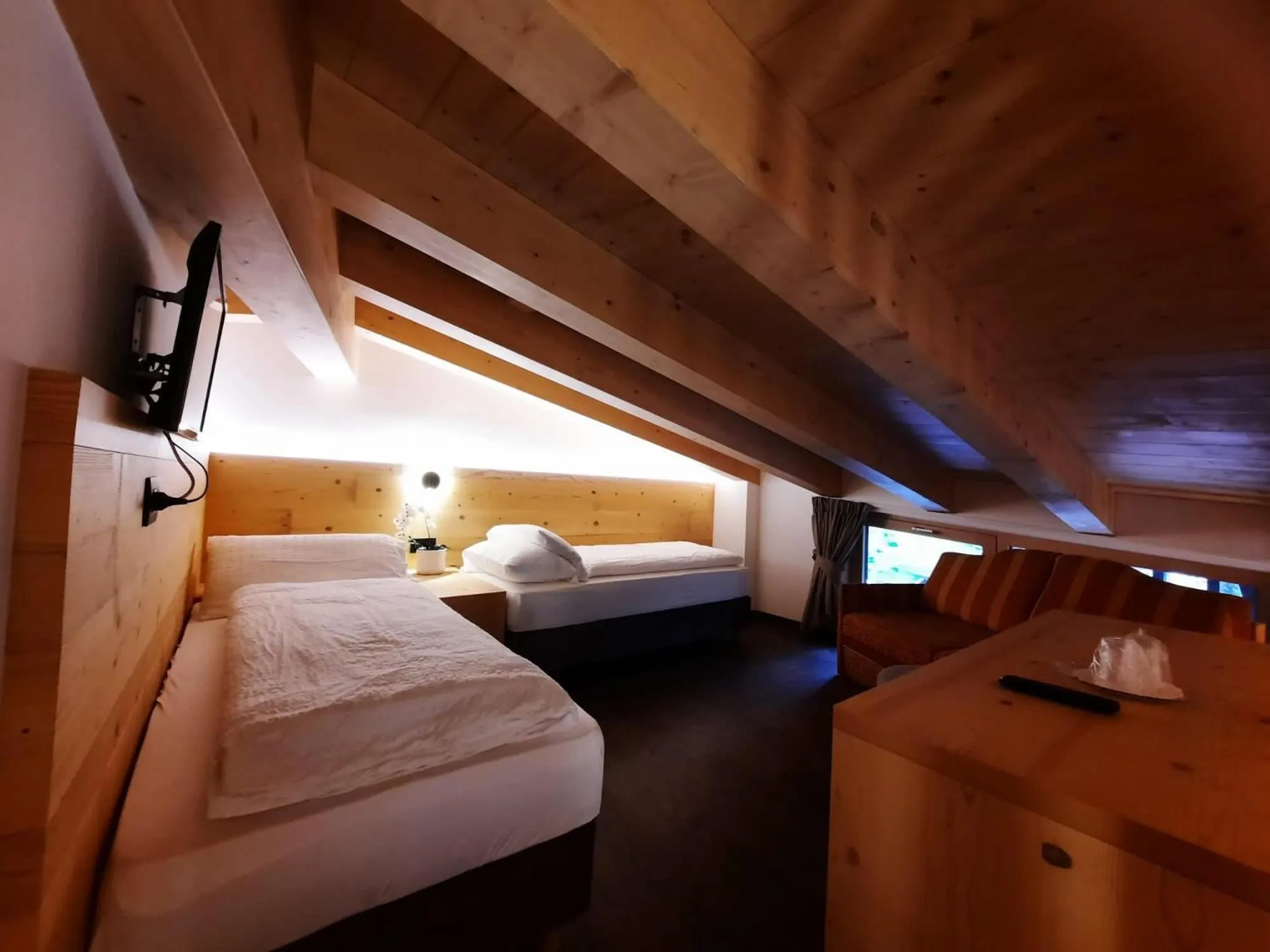 Bed in Alpen Hotel Vidi