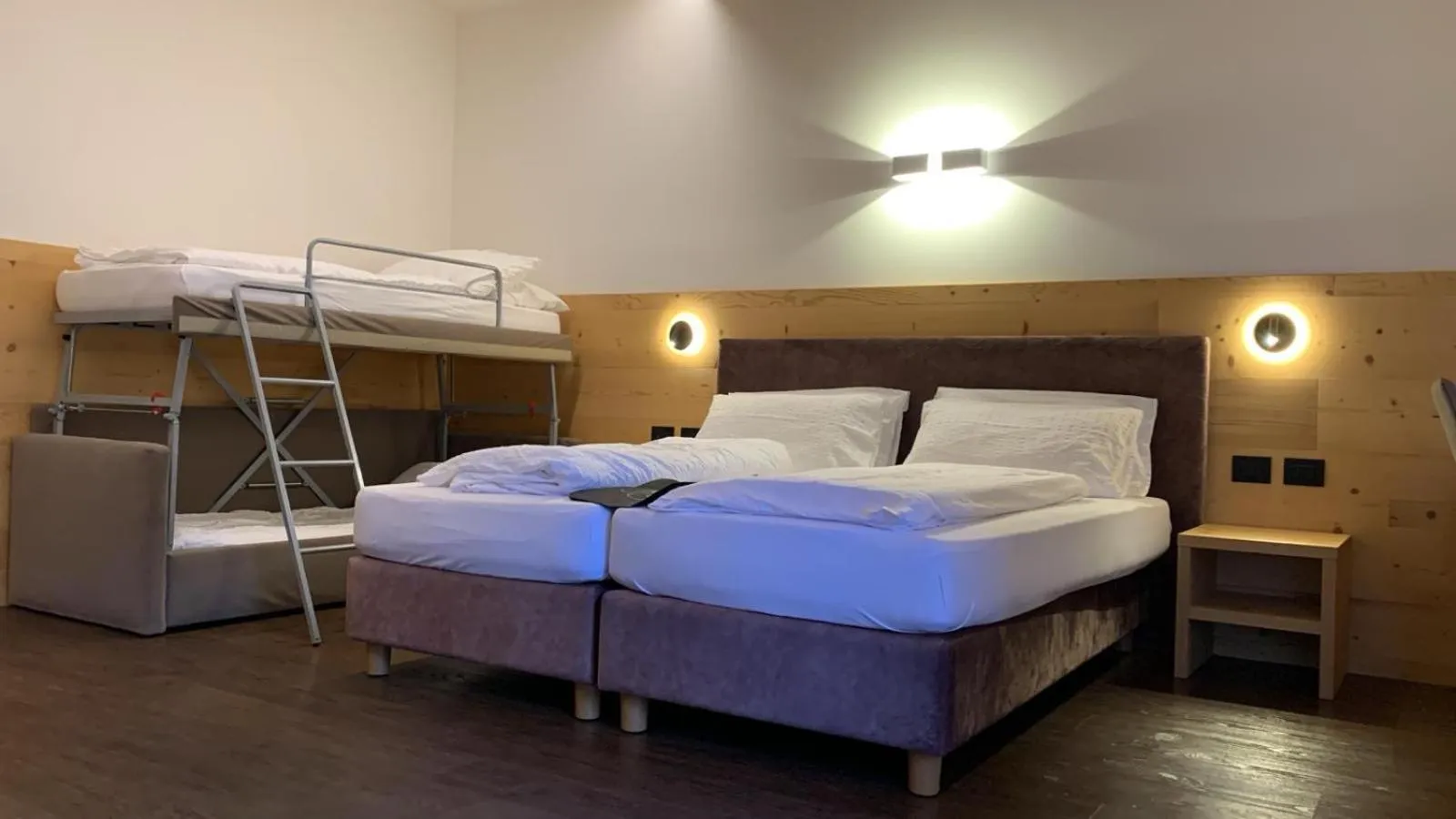 Bed in Alpen Hotel Vidi