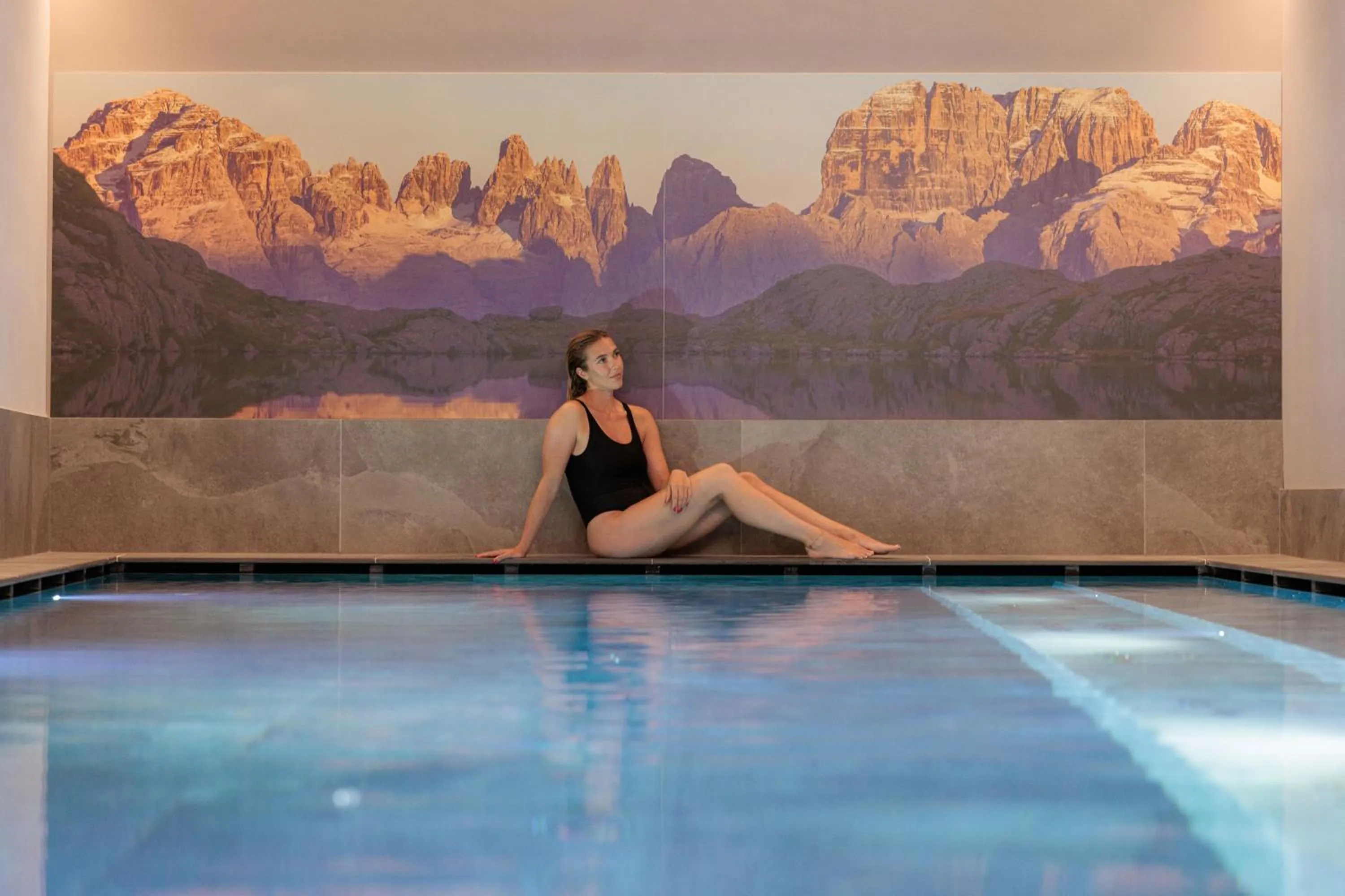 Swimming pool in Alpen Hotel Vidi