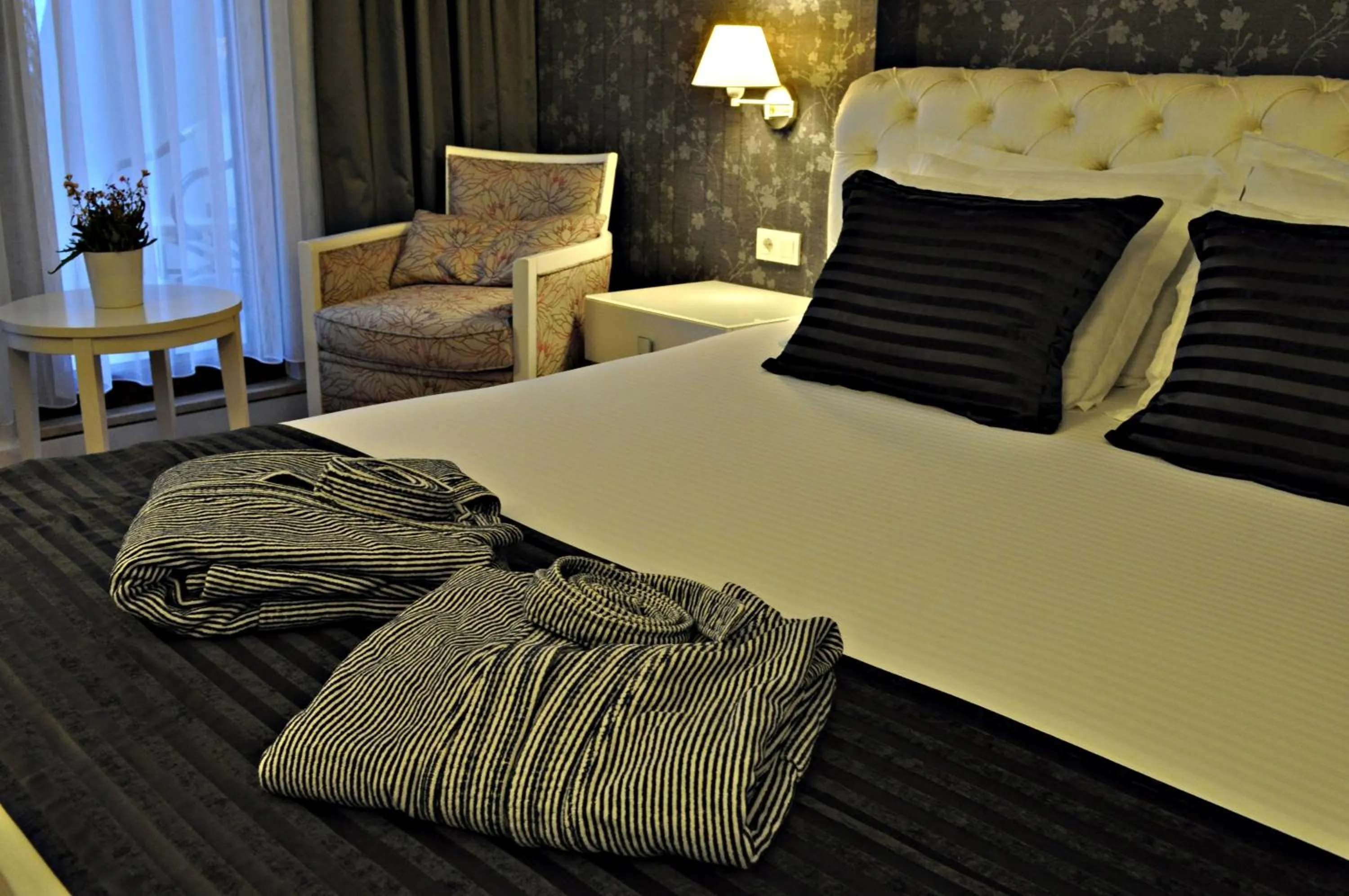 Photo of the whole room, Bed in Hotel Edirne Palace