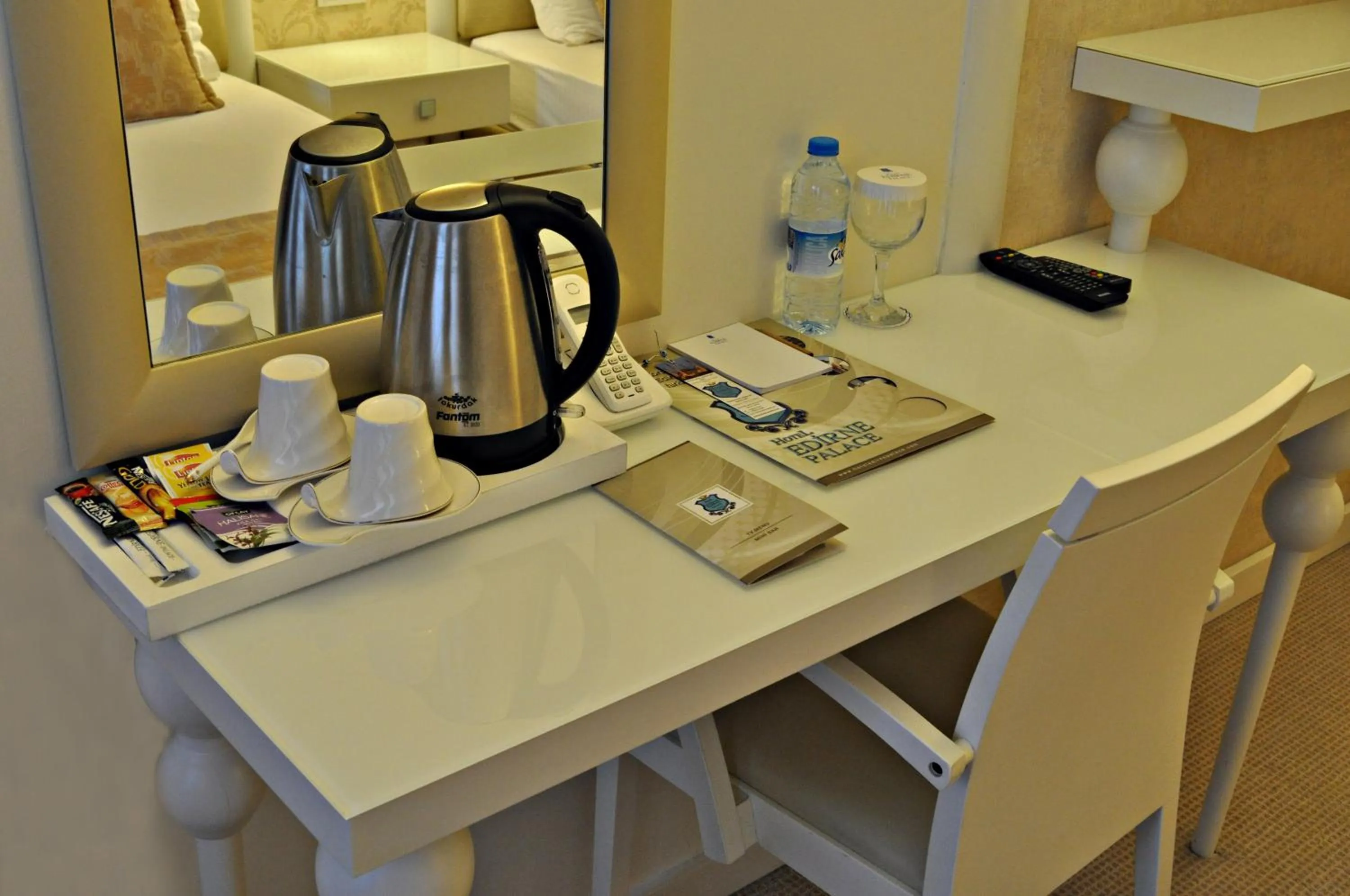 Coffee/tea facilities in Hotel Edirne Palace