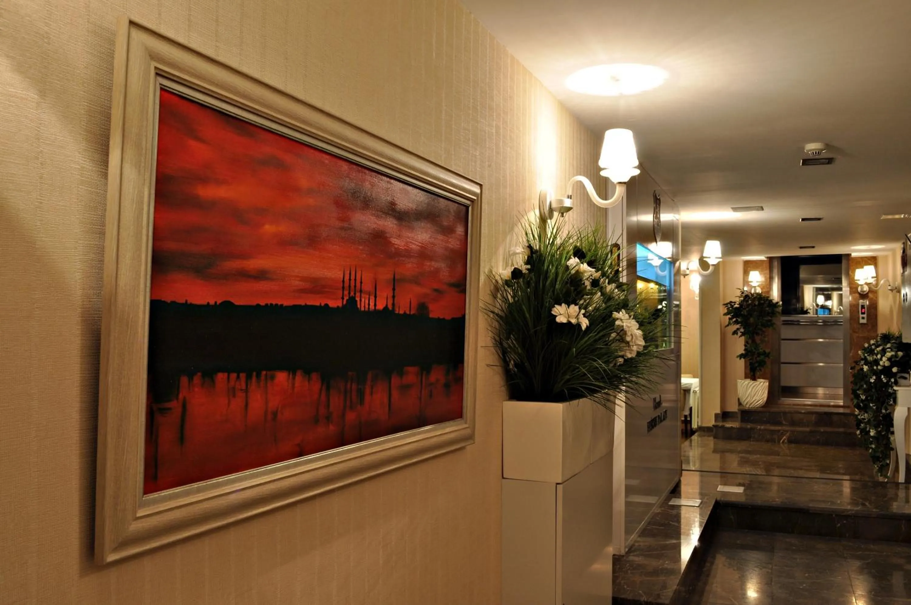 Communal lounge/ TV room in Hotel Edirne Palace