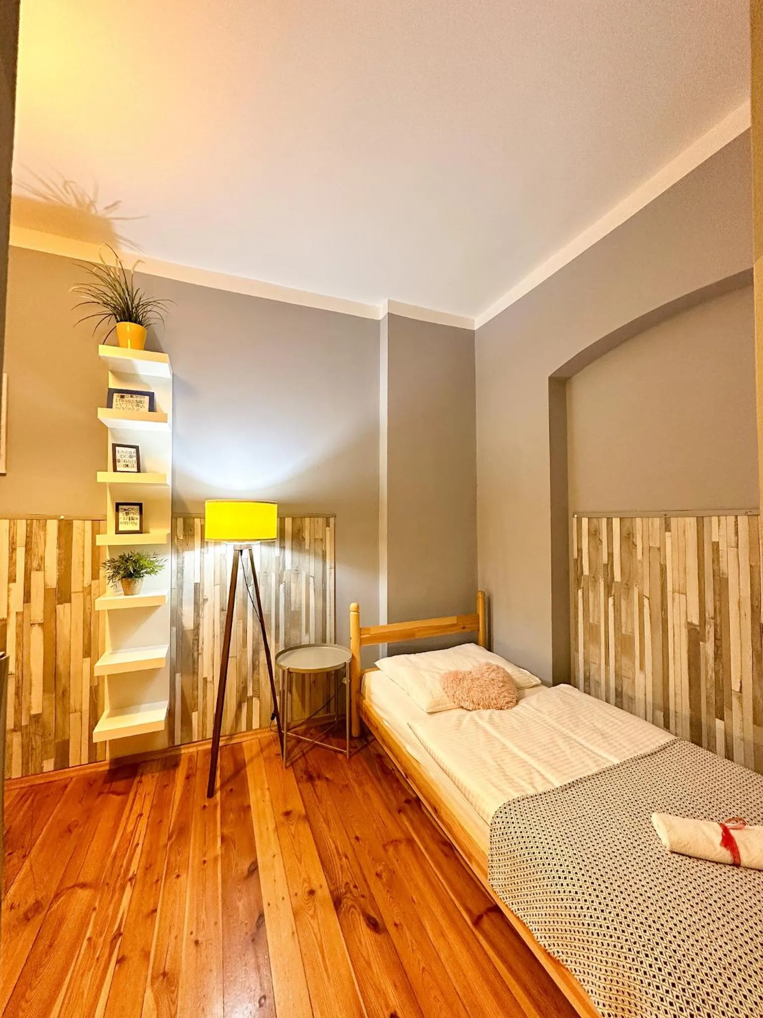 Explorer B&B Old Town Rooms & Apartment #don't be a tourist, be an Explorer!