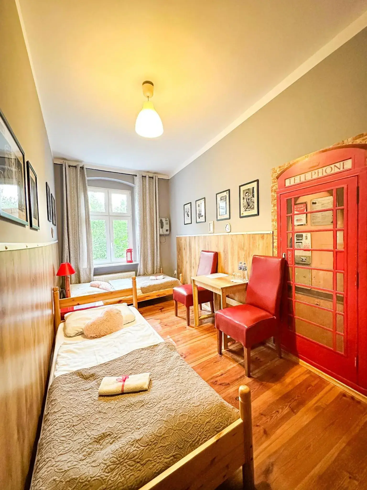 Twin Room with Private Bathroom - single occupancy in Explorer B&B Old Town Rooms & Apartment #don't be a tourist, be an Explorer! Twin Room with Private Bathroom - single occupancy in Explorer B&B Old Town Rooms & Apartment #don't be a tourist, be an Explorer!