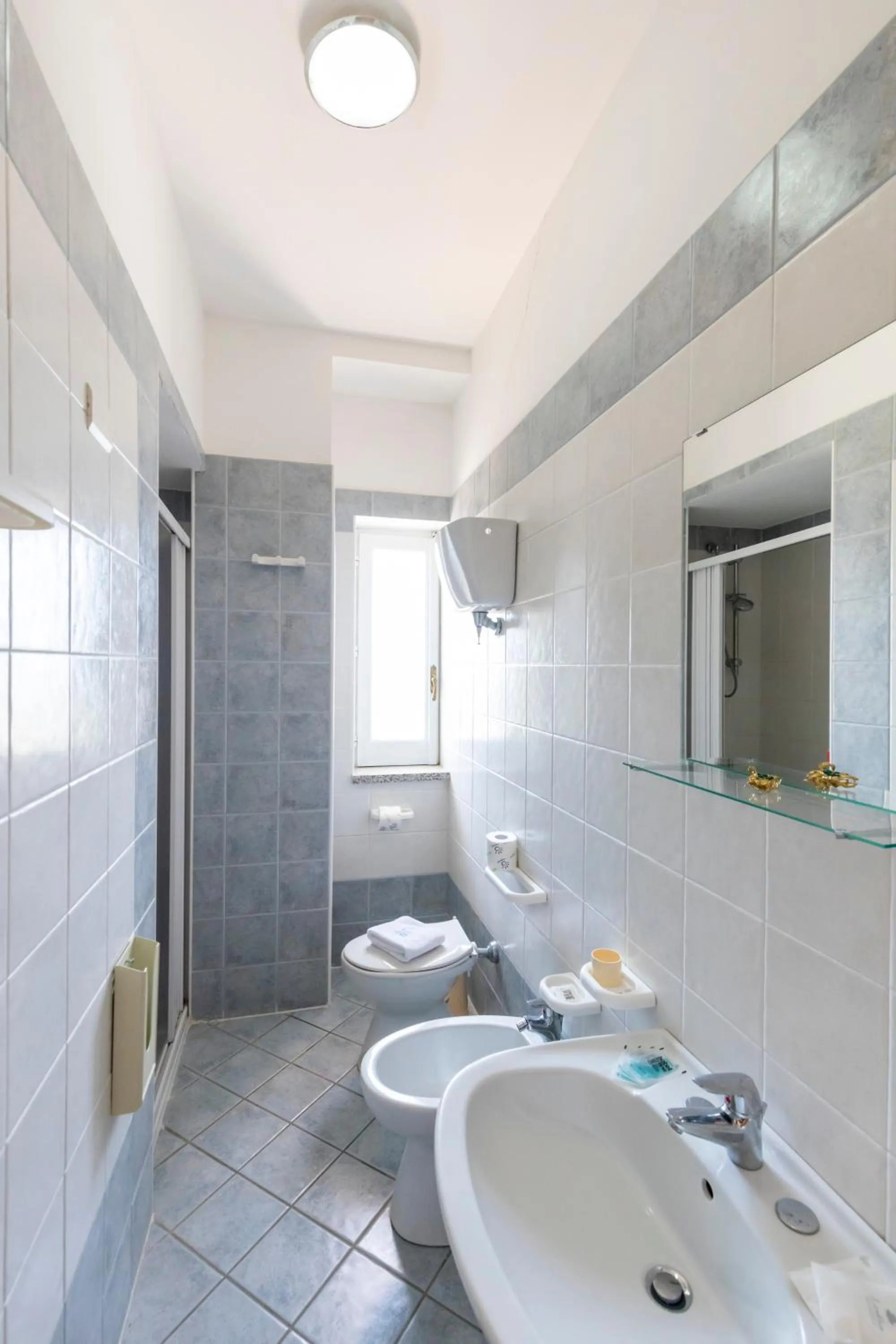 Bathroom in Hotel Calabrisella