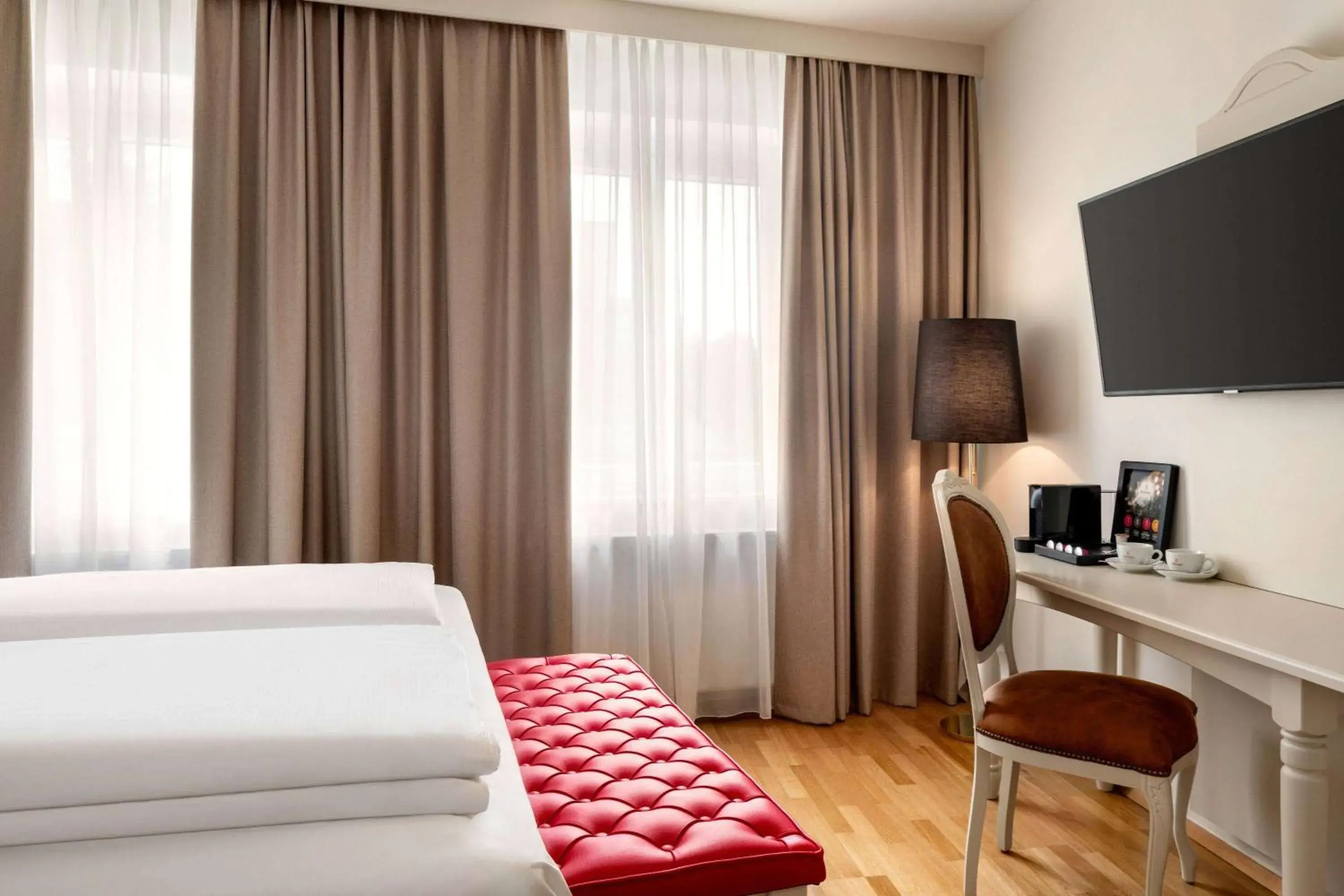 Photo of the whole room, Bed in Amedia Plaza Wels, Trademark Collection by Wyndham Photo of the whole room, Bed in Amedia Plaza Wels, Trademark Collection by Wyndham