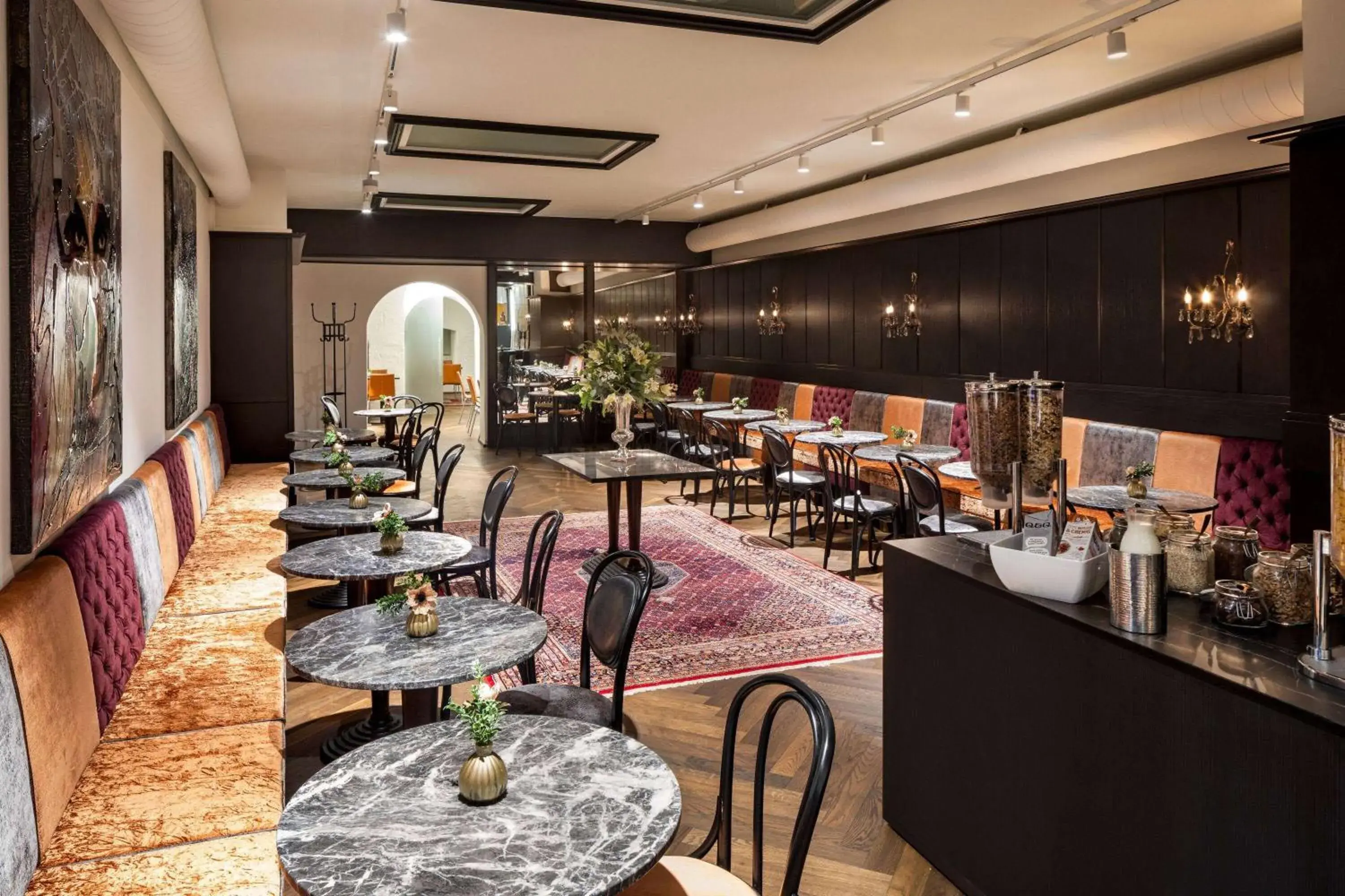 Restaurant/places to eat in Amedia Plaza Wels, Trademark Collection by Wyndham Restaurant/places to eat in Amedia Plaza Wels, Trademark Collection by Wyndham