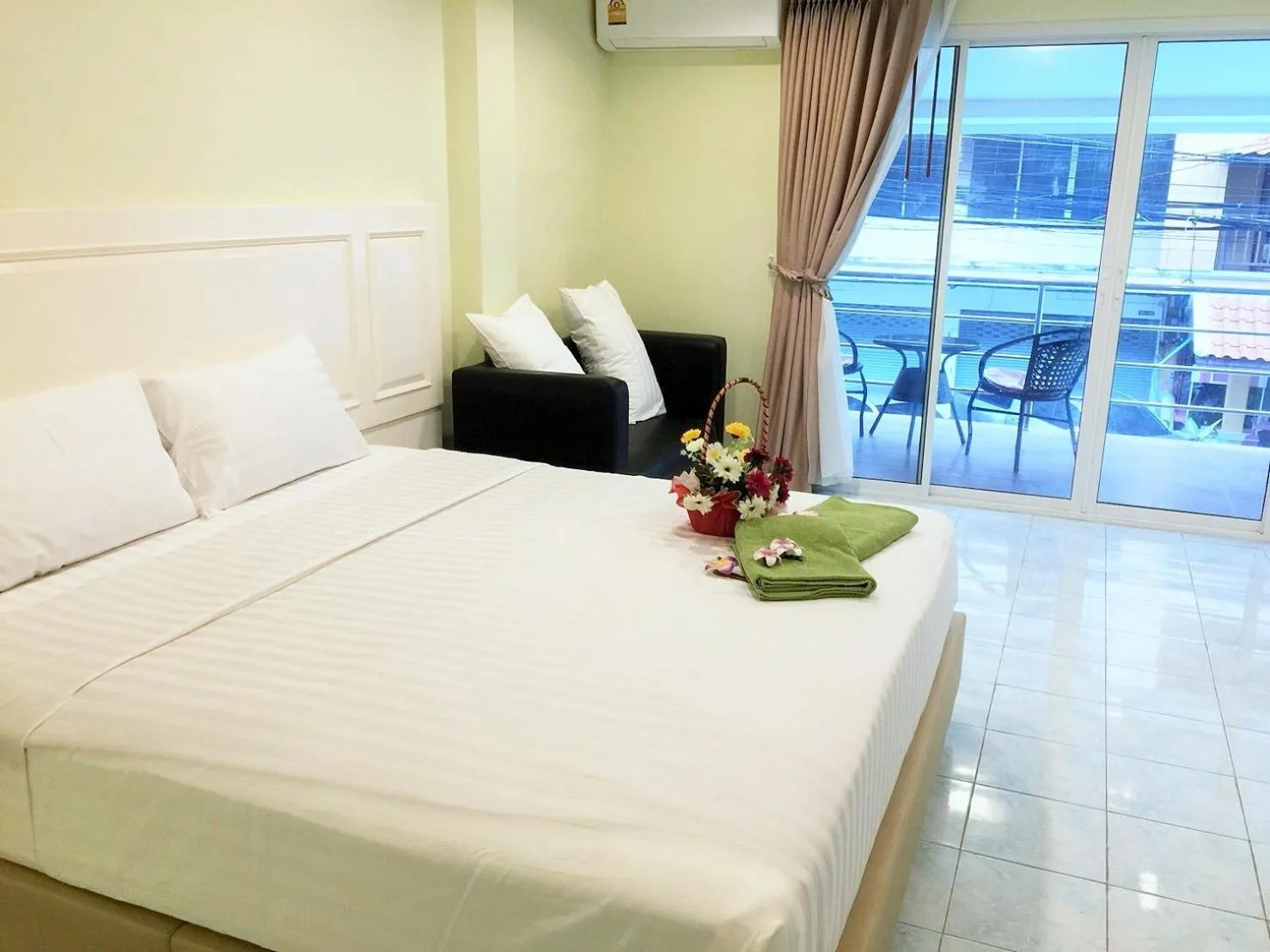 Photo of the whole room, Bed in Thai Orchid Guest House