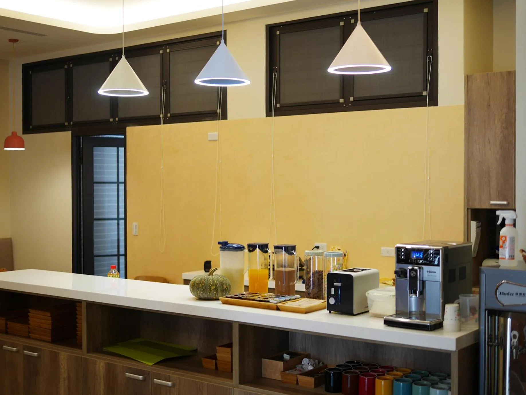 Restaurant/places to eat in See Moon Homestay