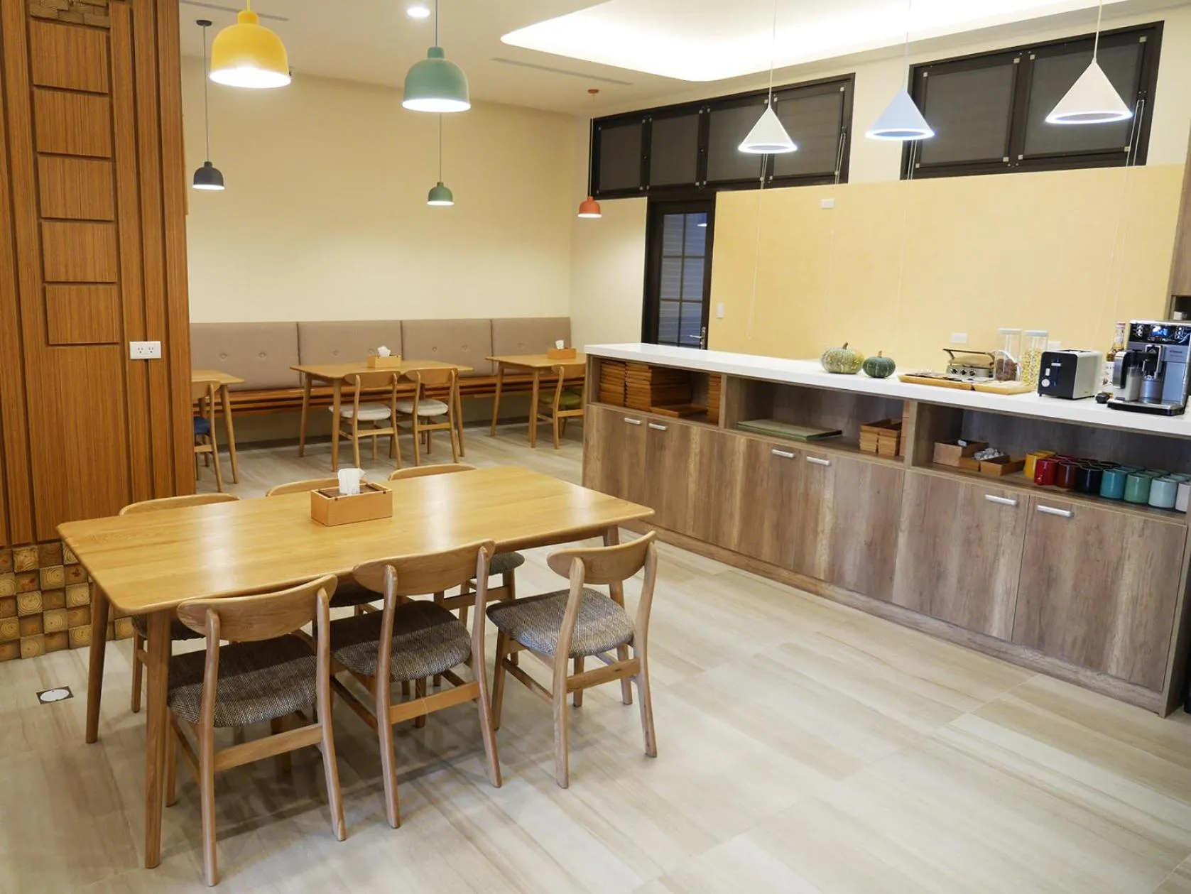 Restaurant/places to eat in See Moon Homestay