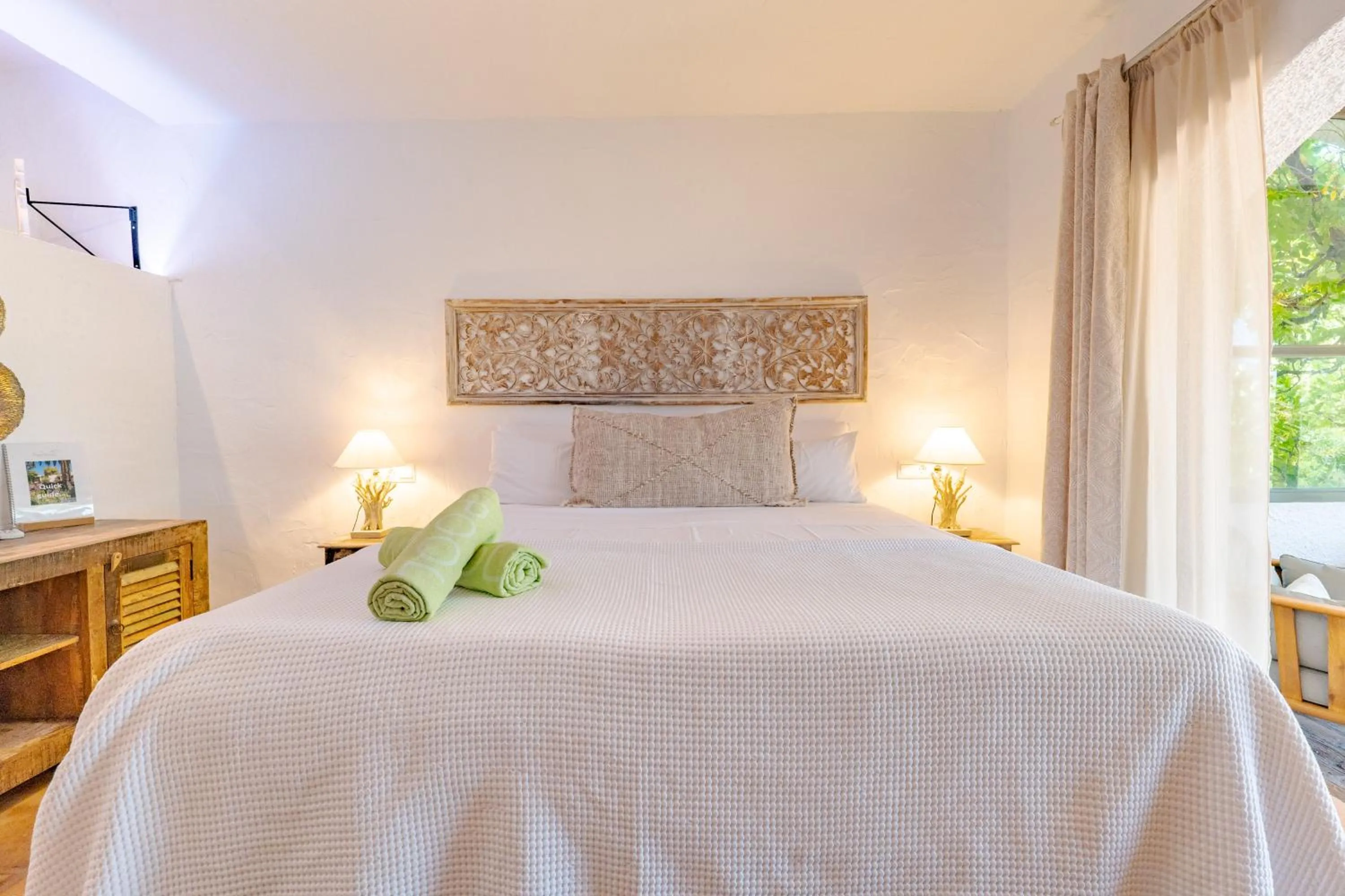 Bed in Roca Verde, Boutique Bed & Breakfast - Adults only