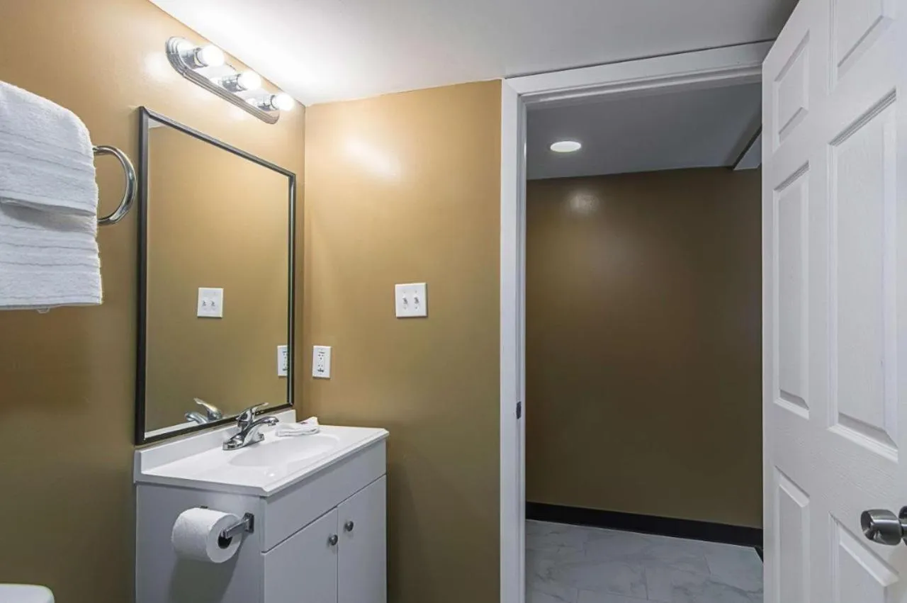 LoneStar Inn and Suites