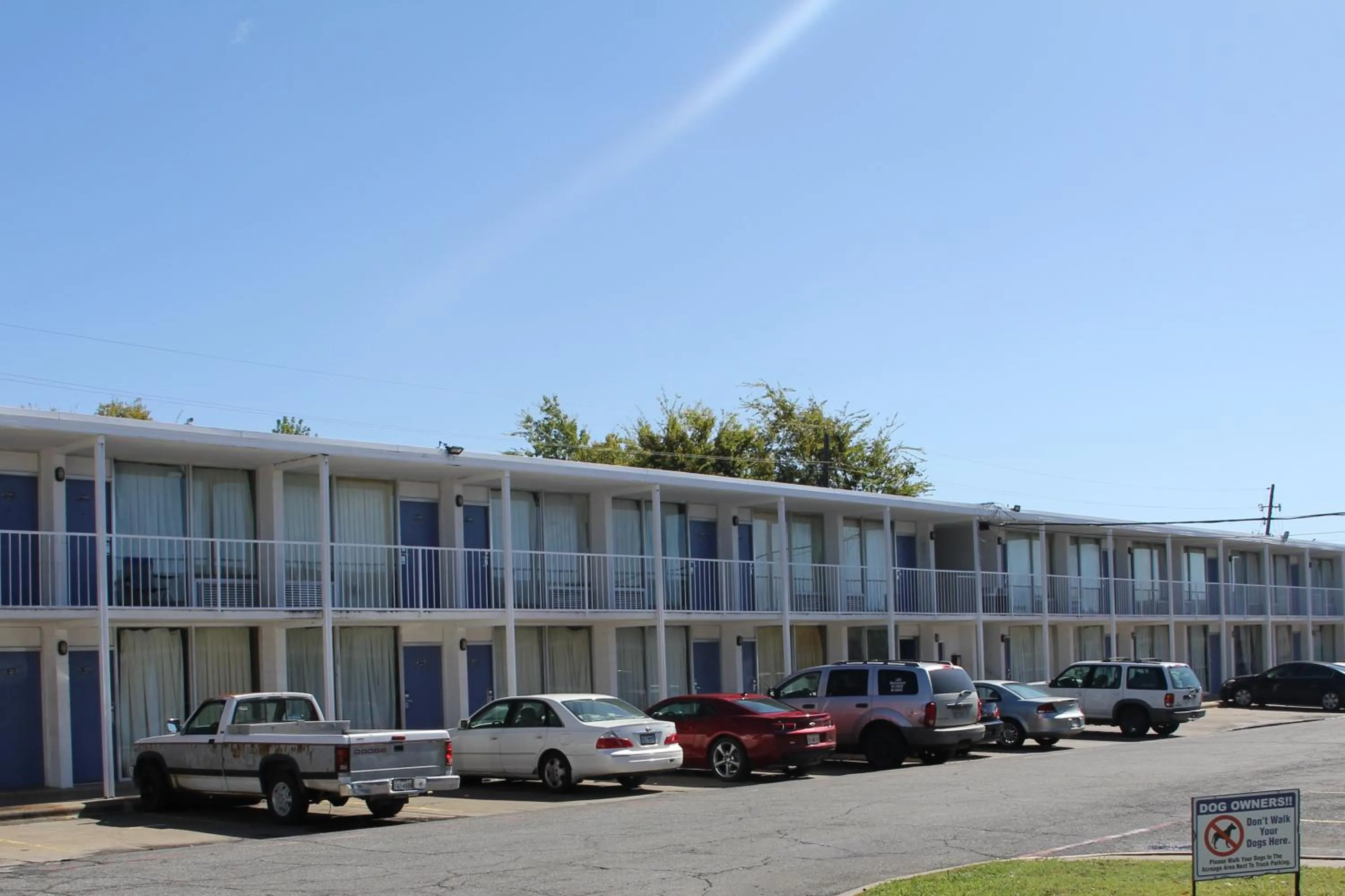 LoneStar Inn and Suites