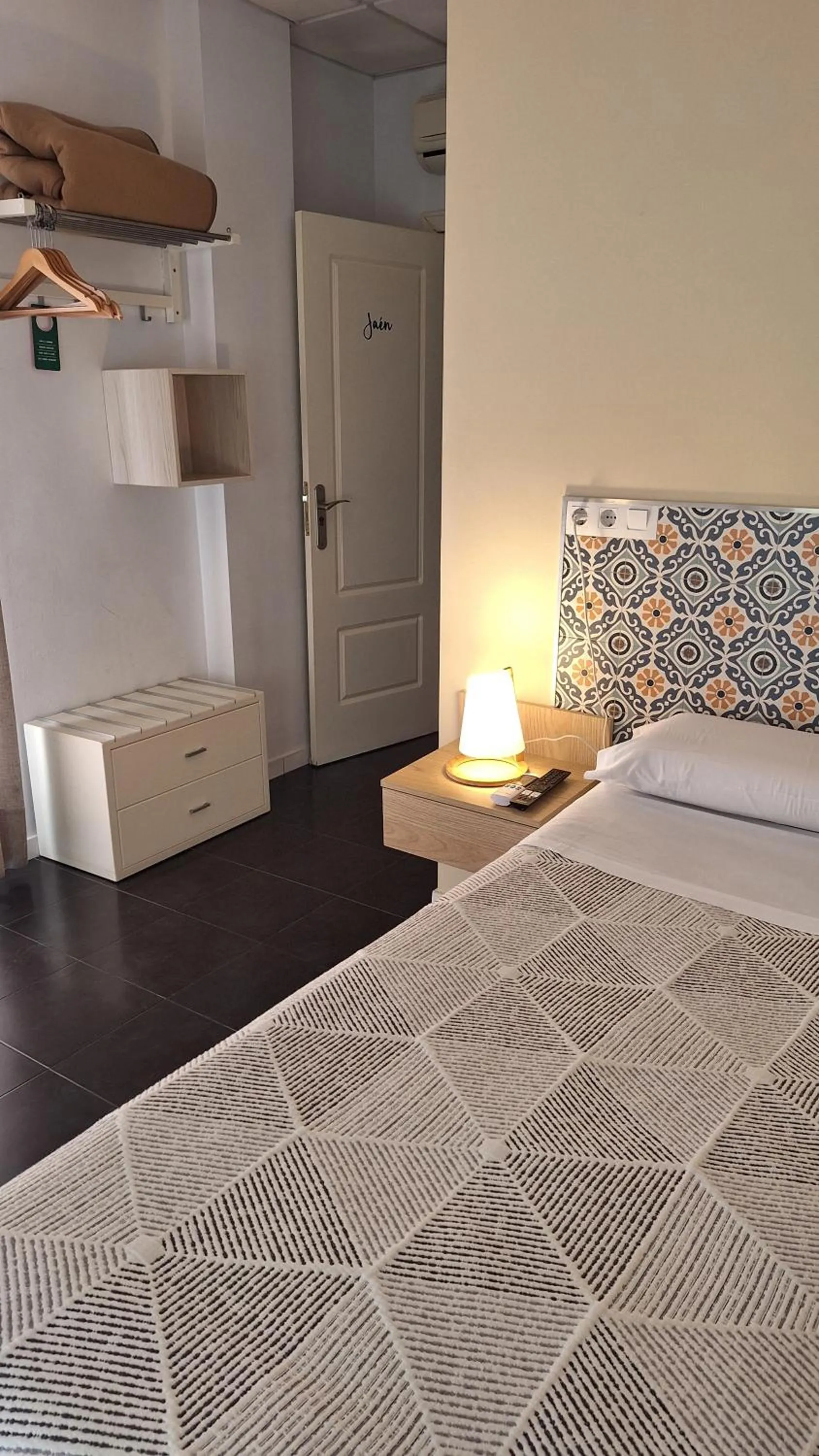 Bed in Hostal San Vicente II