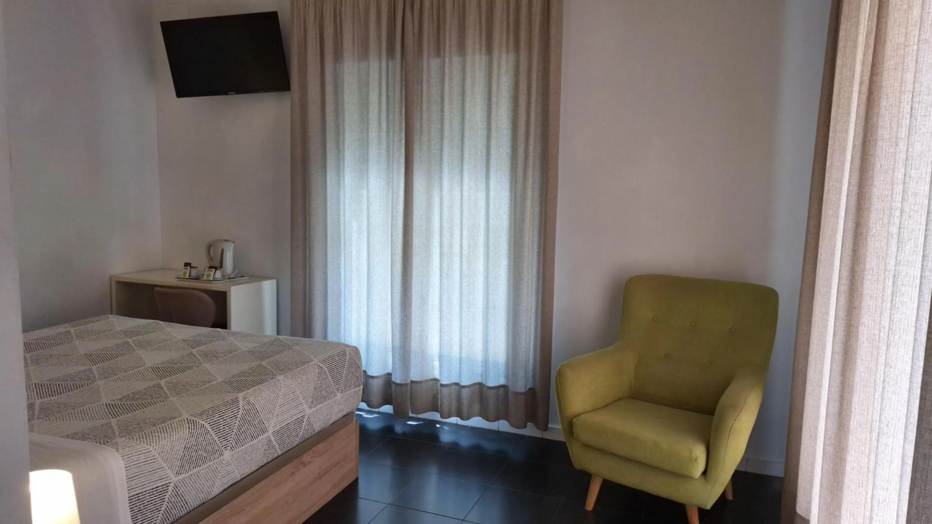 Bed in Hostal San Vicente II