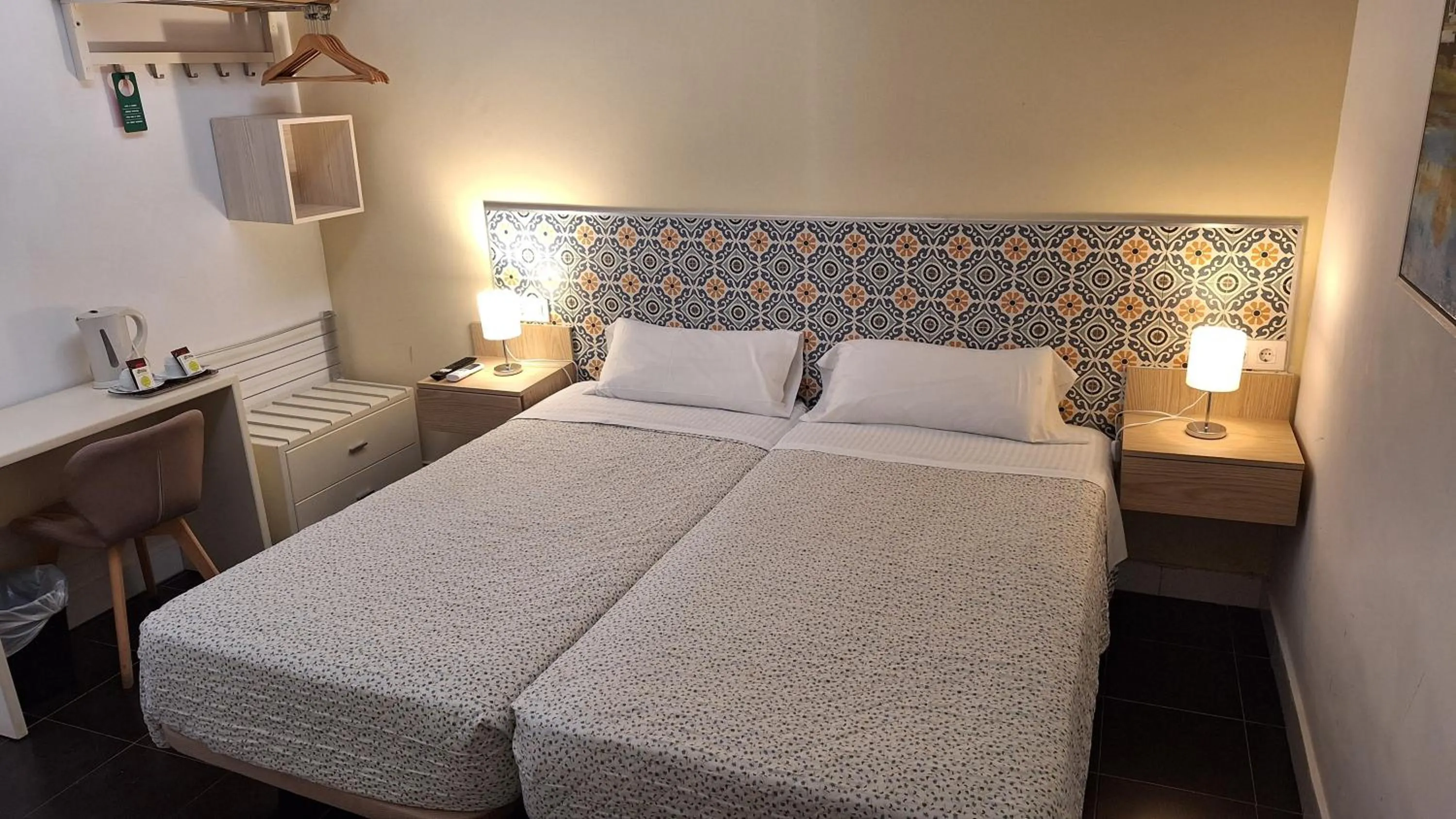 Bed in Hostal San Vicente II