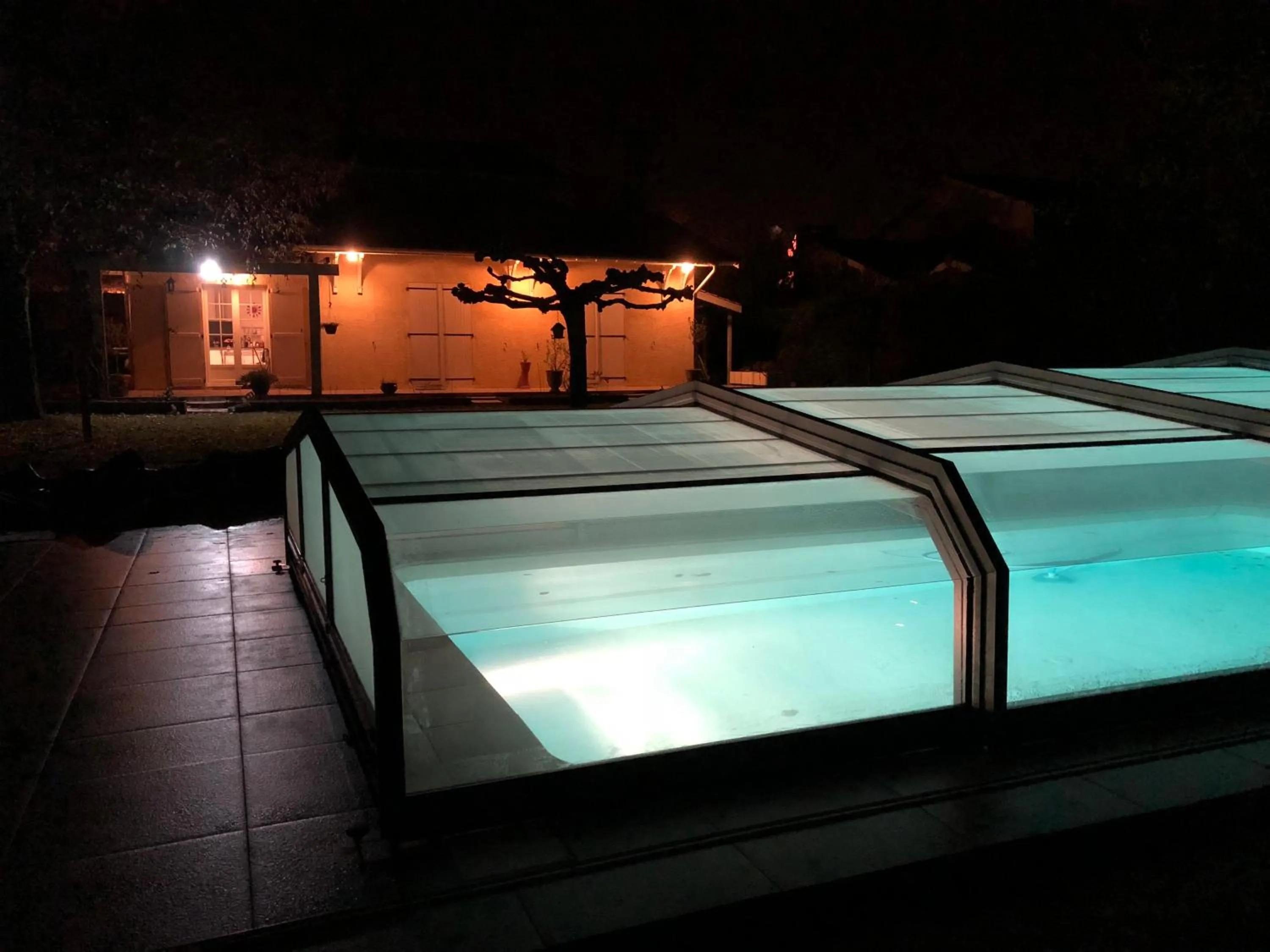 Property building in L'eau Bourde