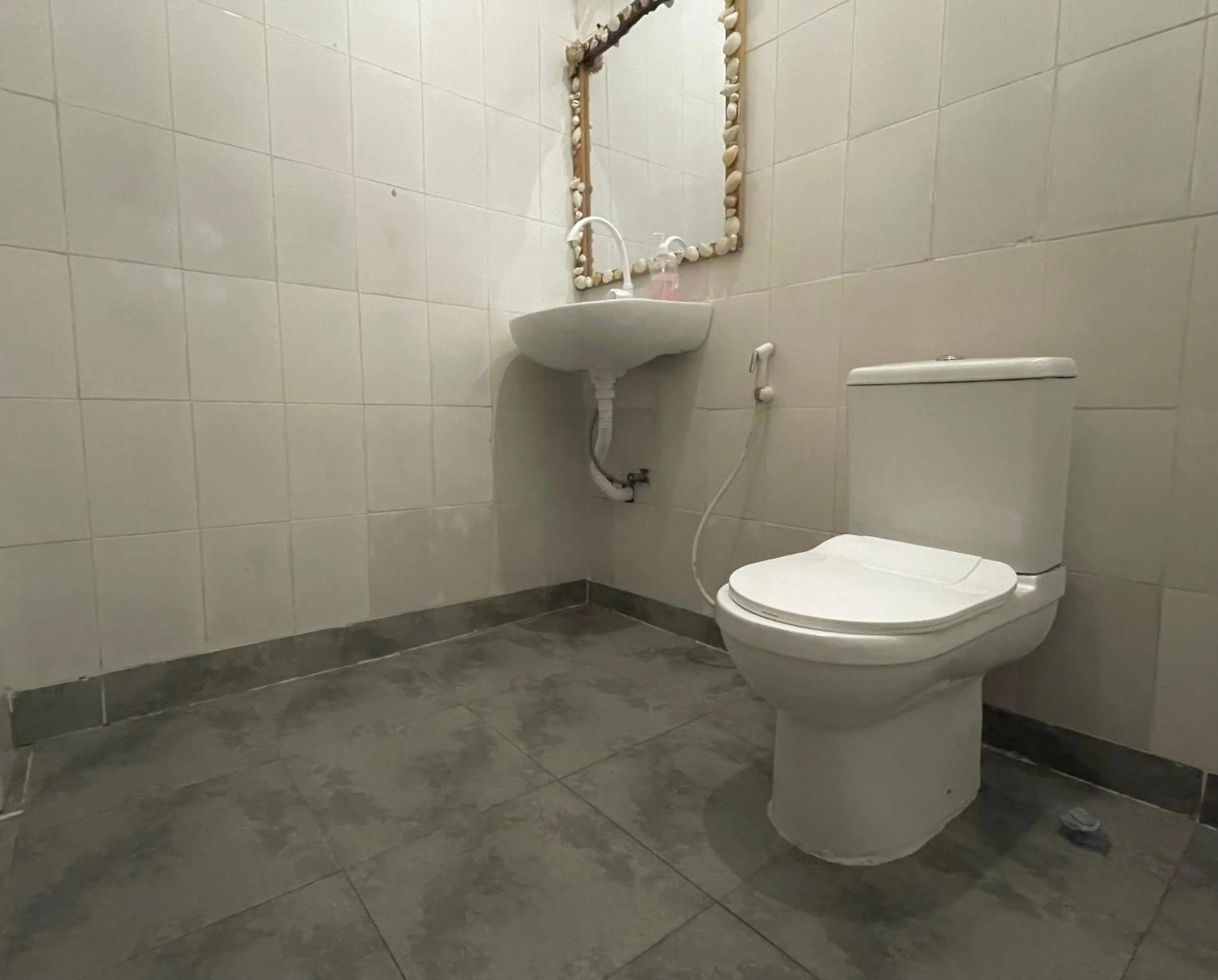 Toilet in Green's Hostel Nungwi