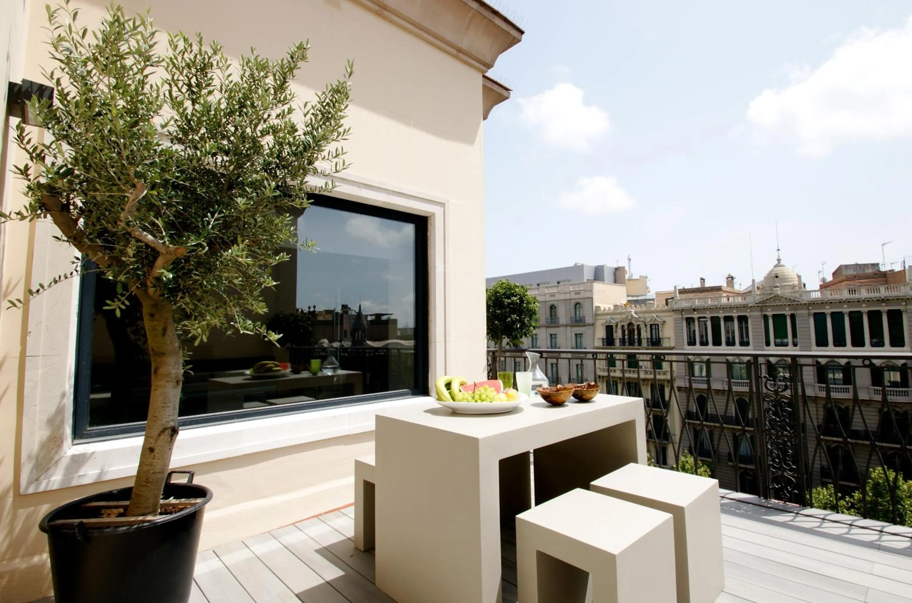 Superior Two-Bedroom Apartment with Terrace in Decô Apartments Barcelona-Diagonal