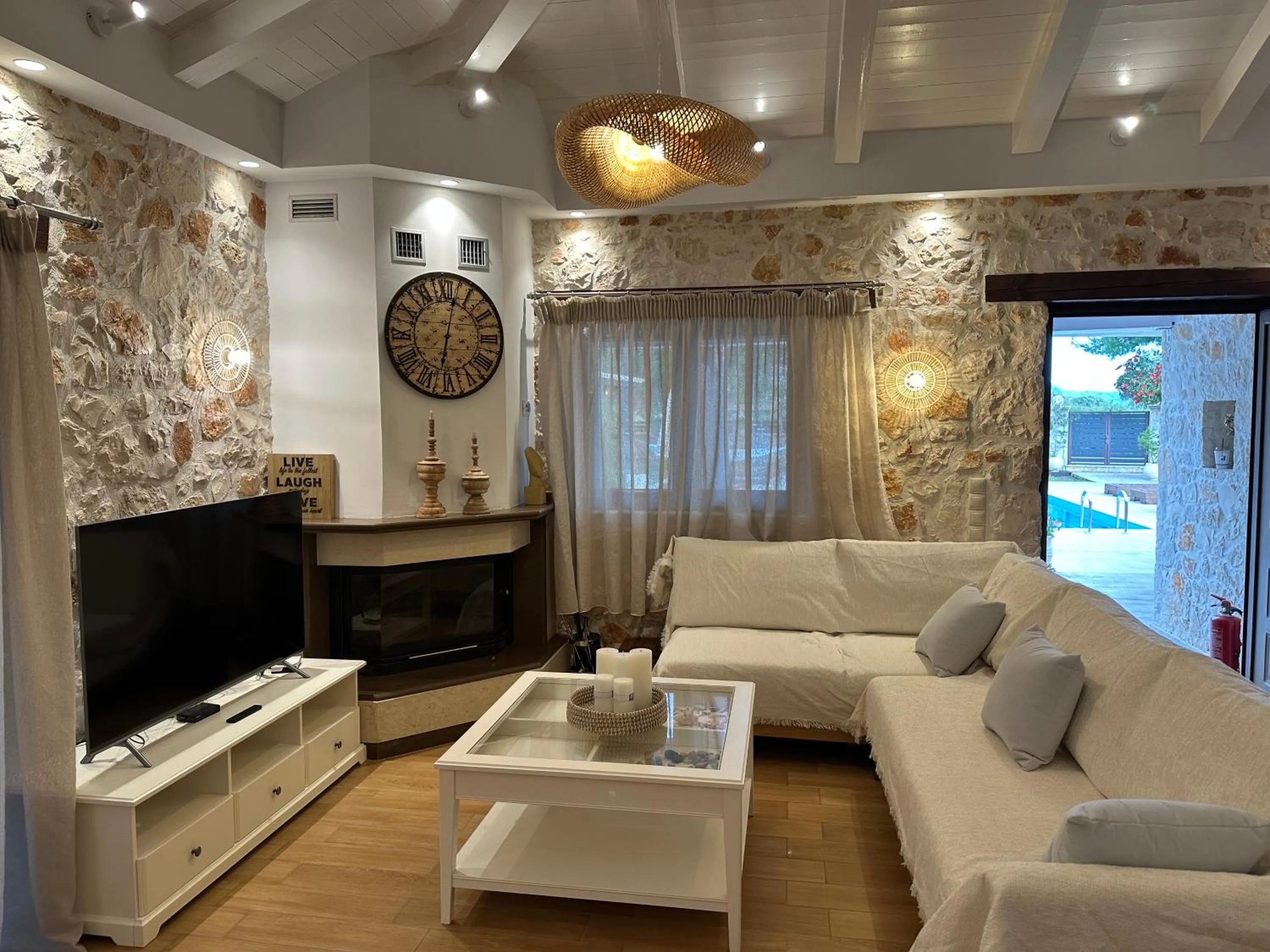 Iguana Villa