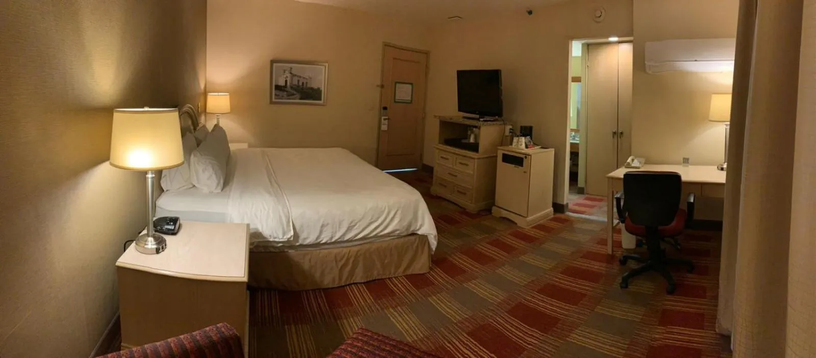 Bed in Holiday Inn Monclova by IHG