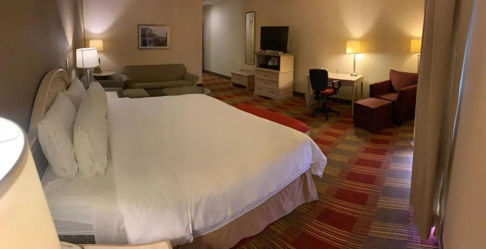 Bed in Holiday Inn Monclova by IHG Bed in Holiday Inn Monclova by IHG