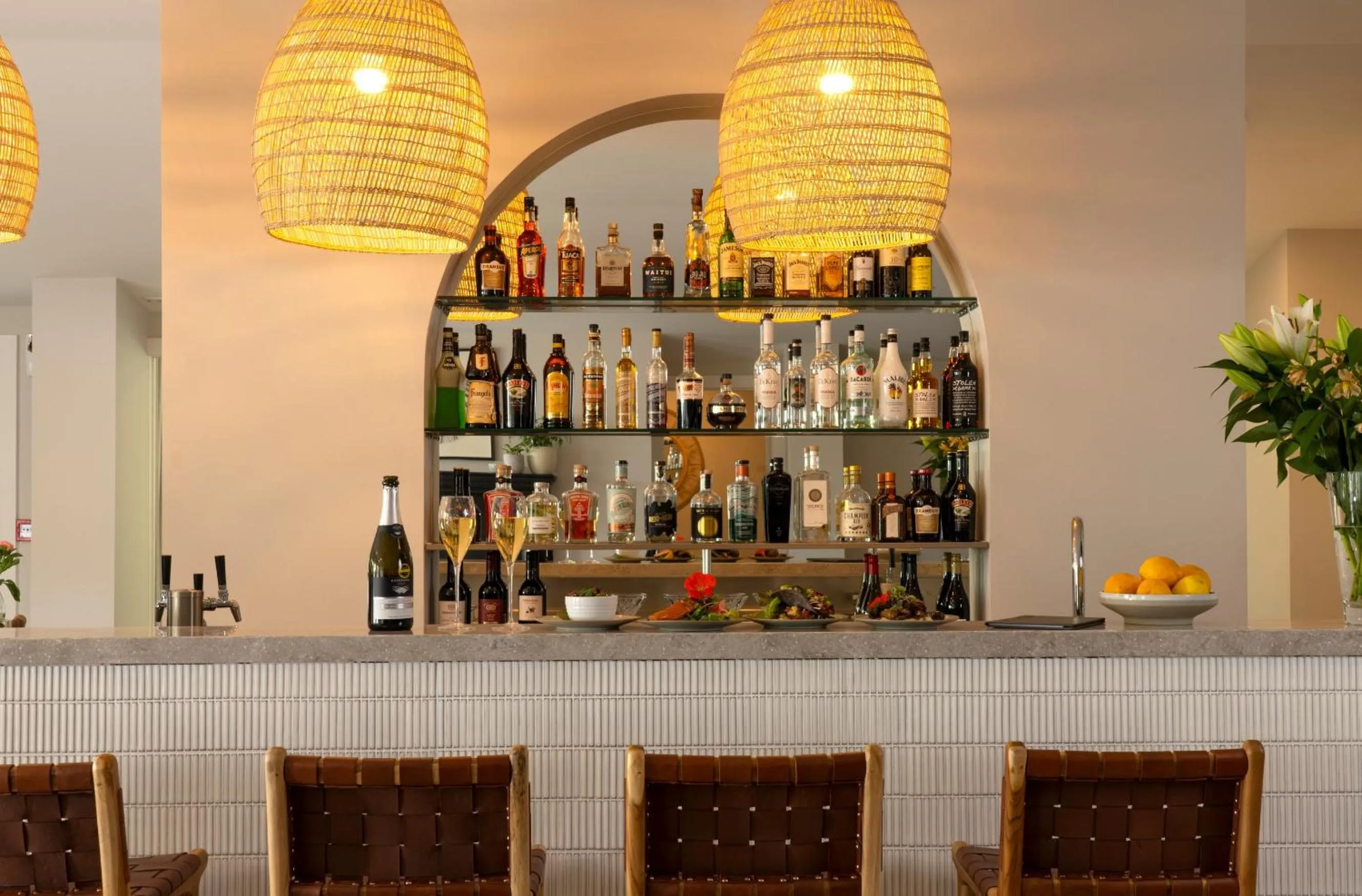 Lounge or bar in Ratanui Lodge