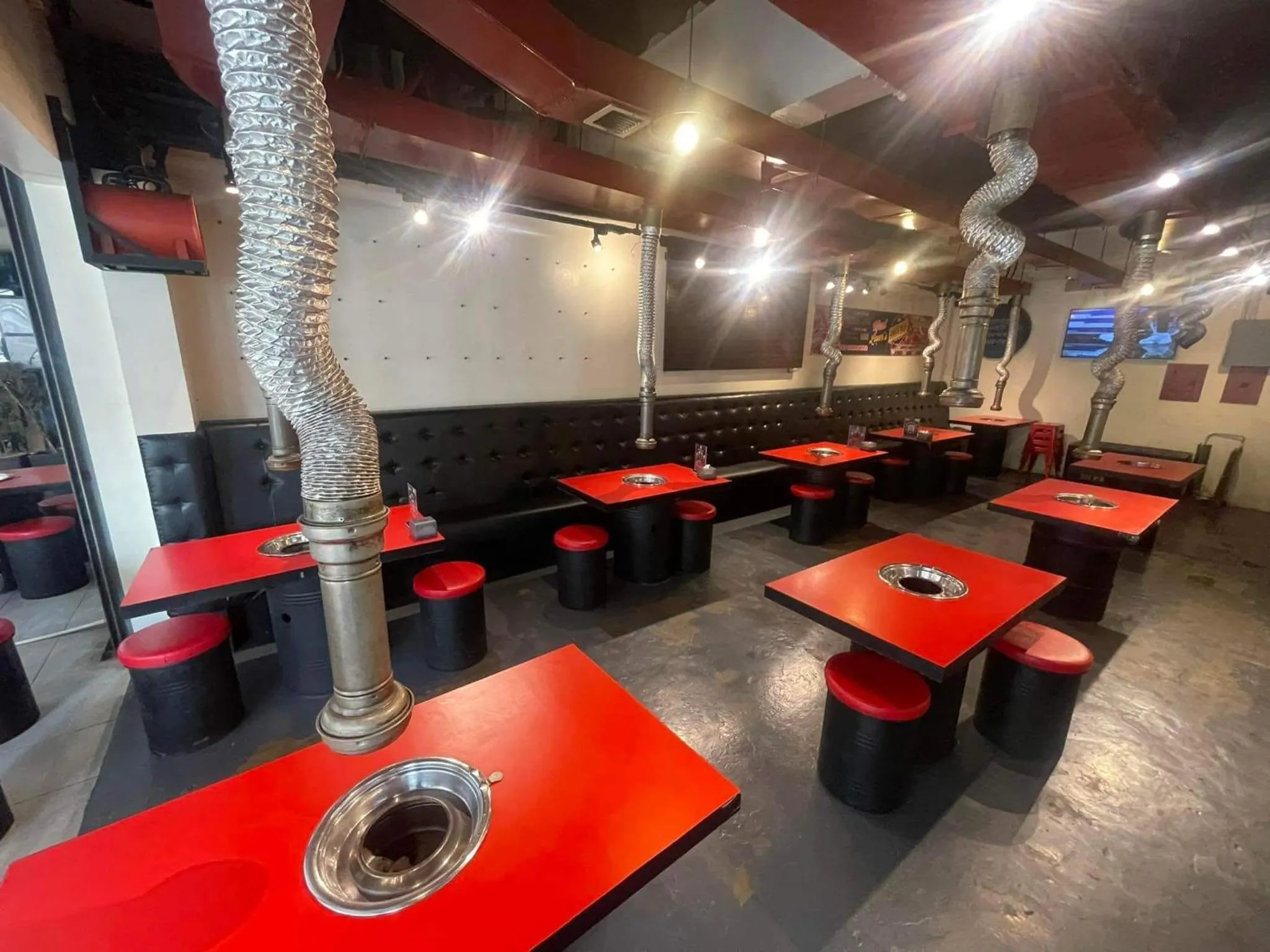 Restaurant/places to eat in DG Budget Hotel Salem