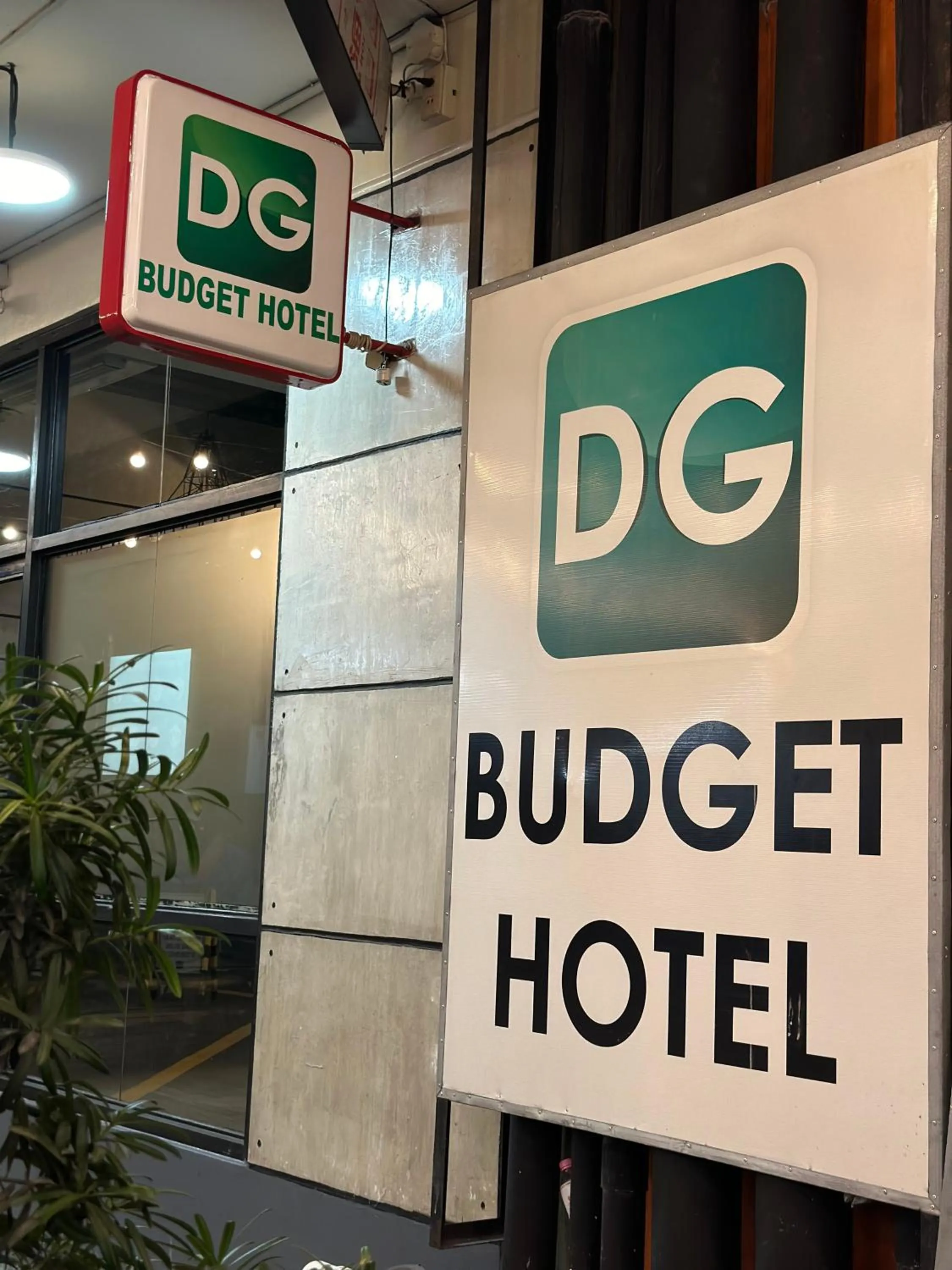 Logo/Certificate/Sign in DG Budget Hotel Salem