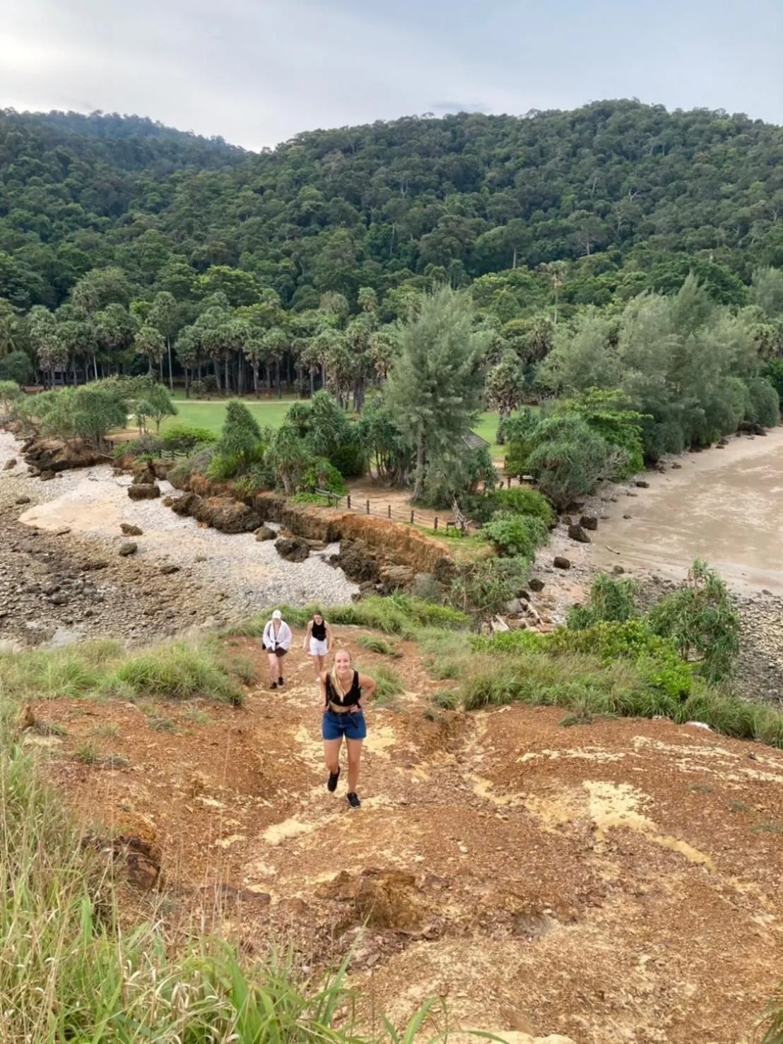 Lanta Just Come Hotel