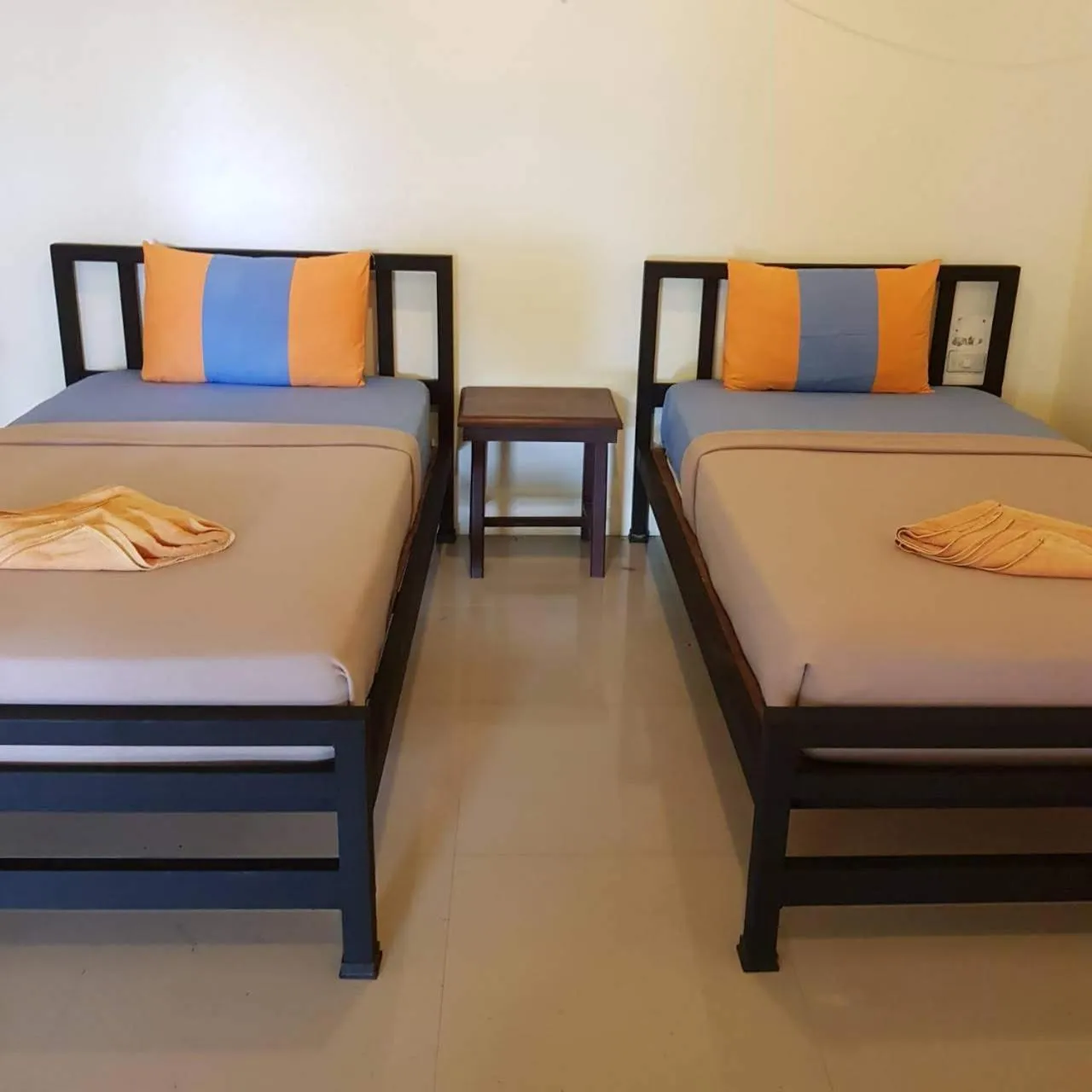 Bed in Lanta Just Come Hotel