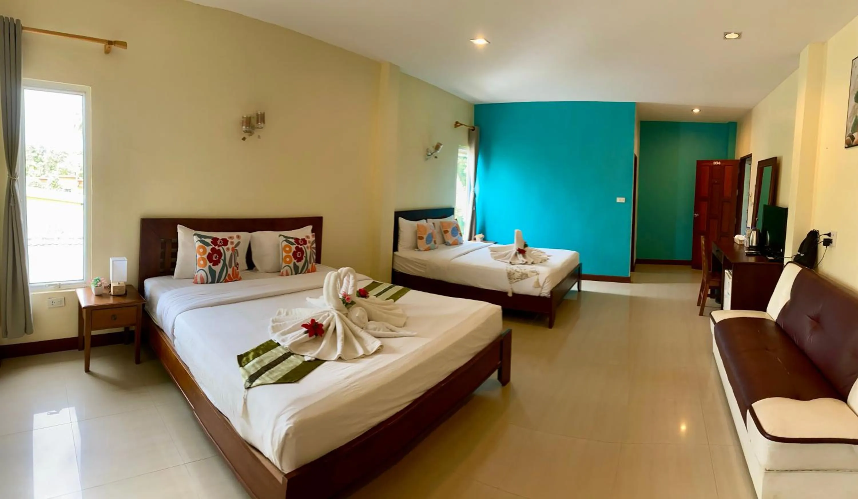 Bed in Lanta Just Come Hotel