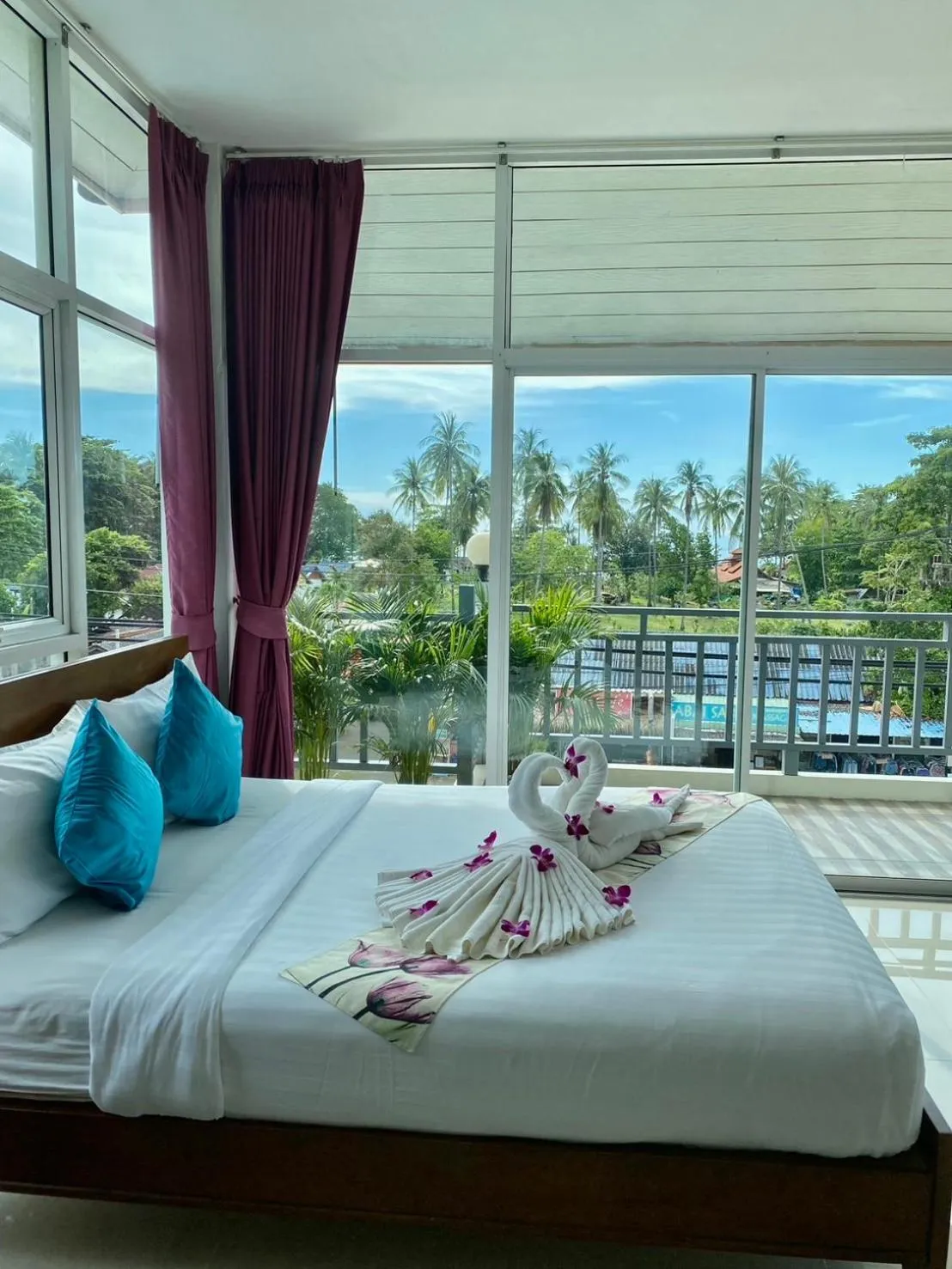 Bed in Lanta Just Come Hotel