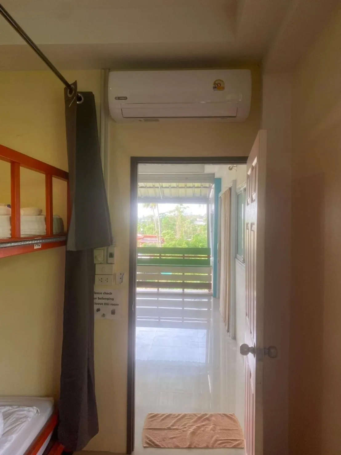 Bed in Lanta Just Come Hotel