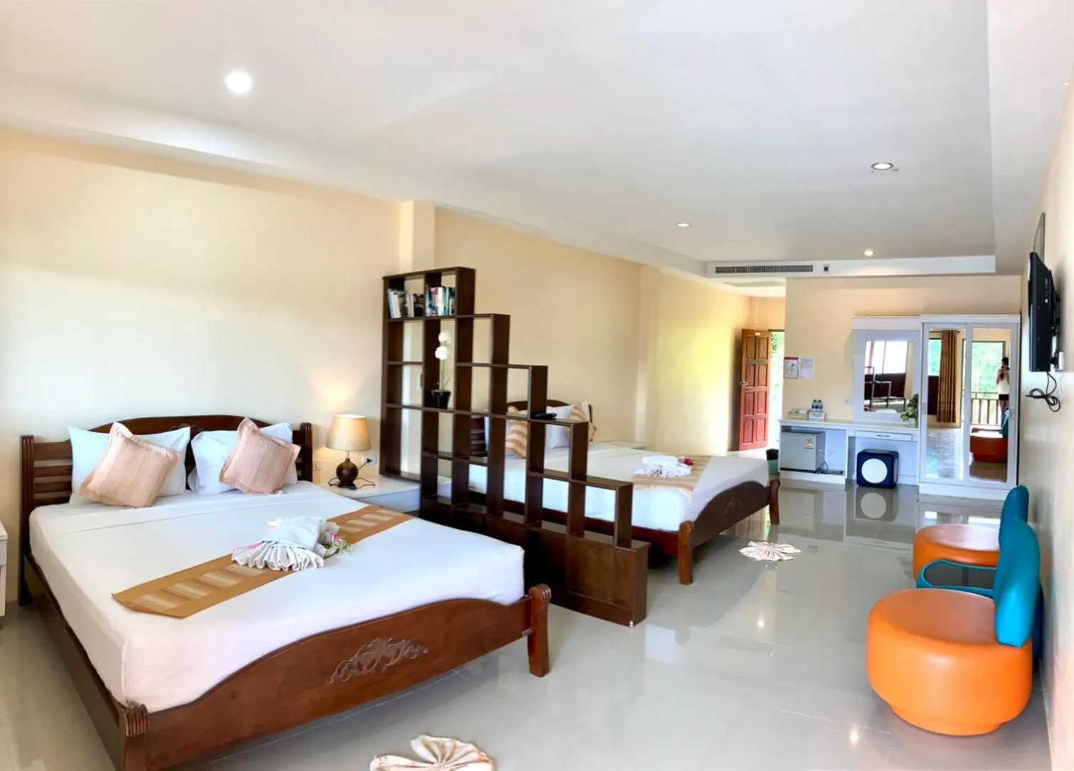 Bed in Lanta Just Come Hotel